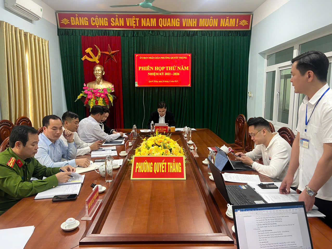 Anh-tin-bai