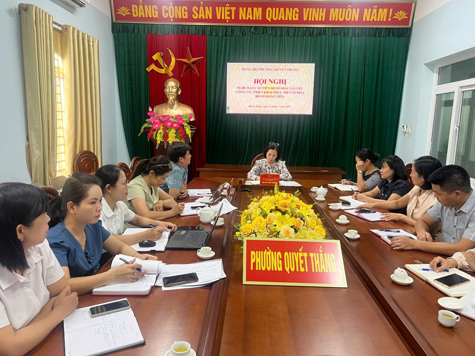 Hội nghị nghe báo cáo tiến độ số hóa tài liệu, công tác triển khai thực hiện số hóa hồ sơ đảng viên