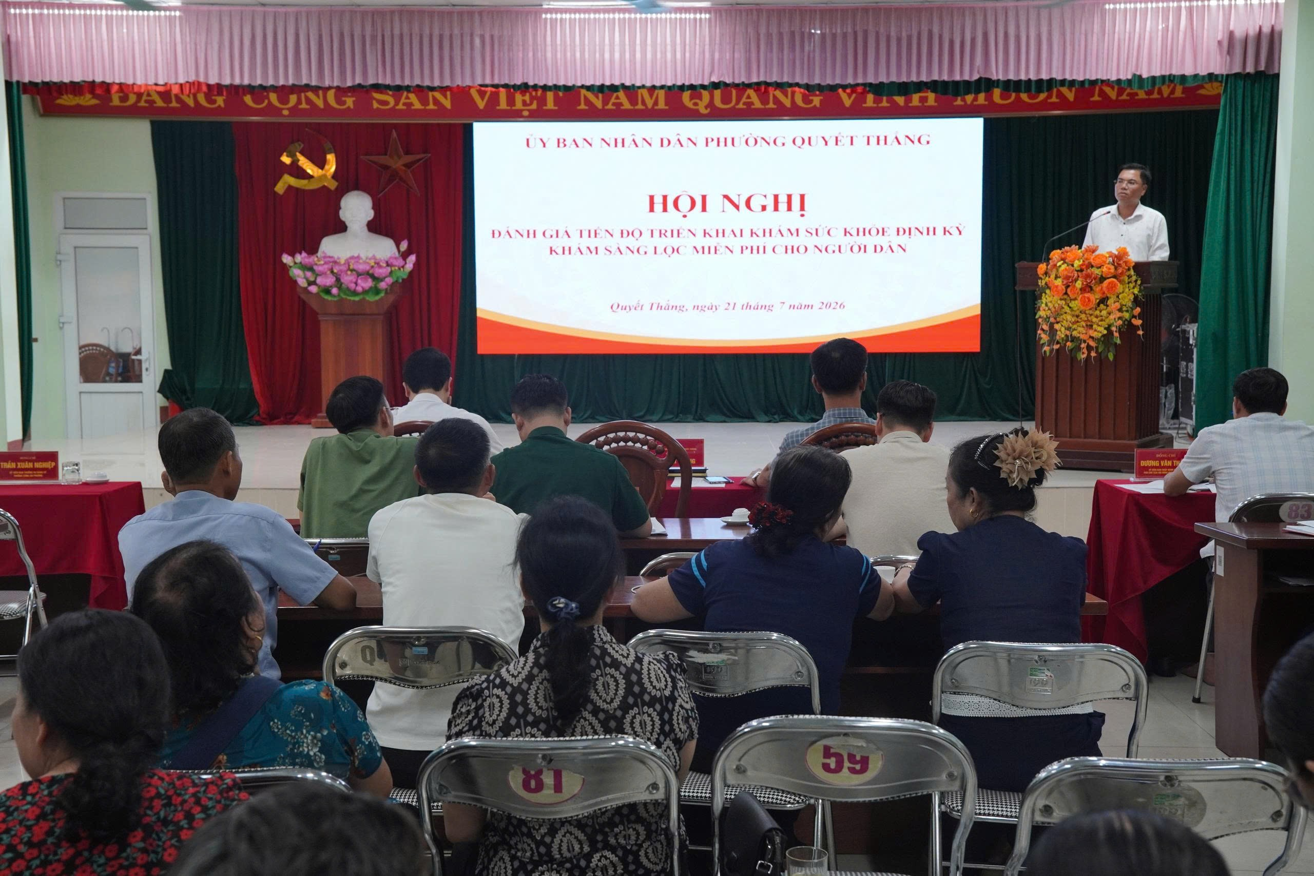 Hội nghị đánh giá tiến độ triển khai khám sức khỏe định kỳ, khám sàng lọc miễn phí cho Nhân dân trên địa bàn phường Quyết Thắng