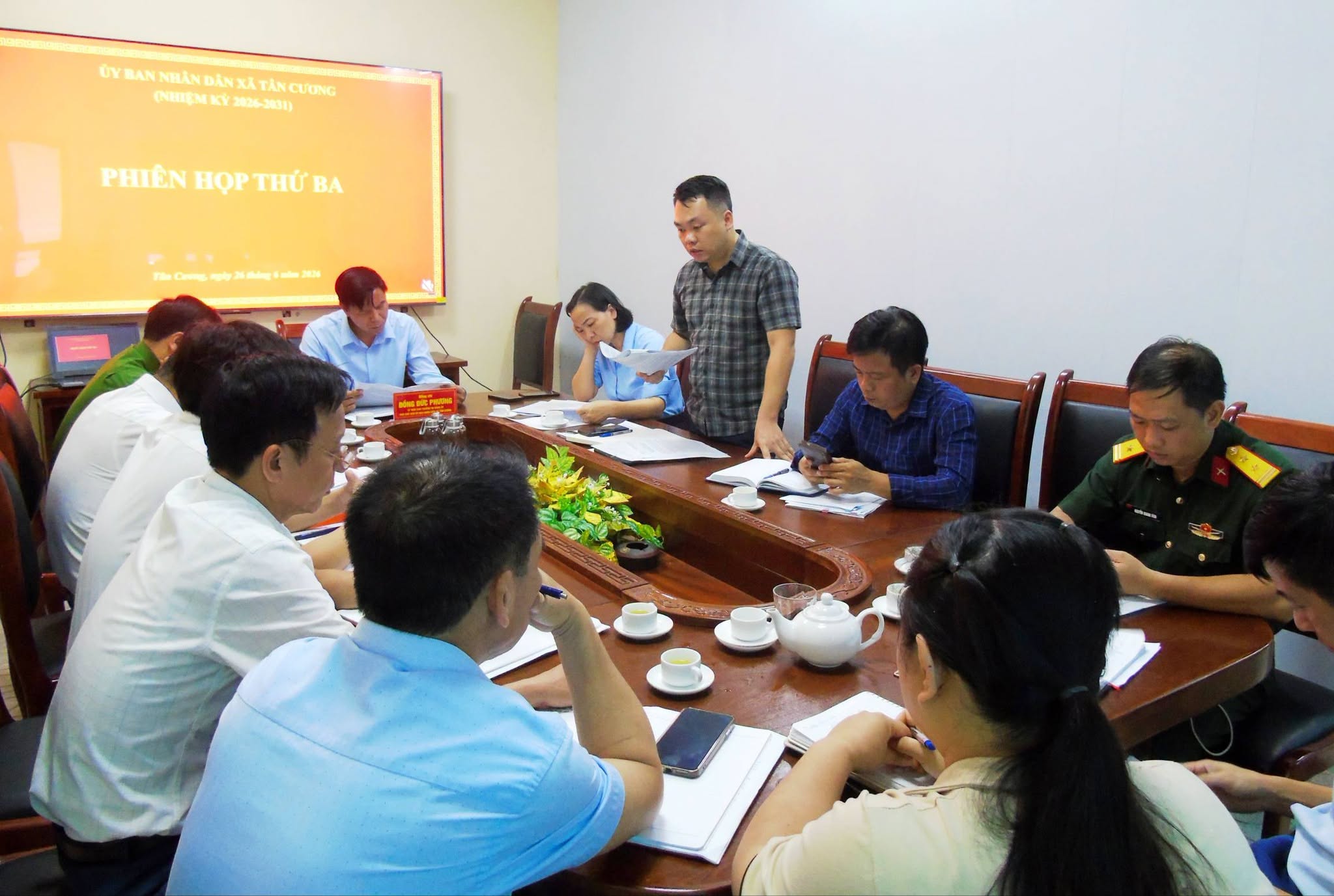 UBND xã Tân Cương tổ chức phiên họp thứ 3