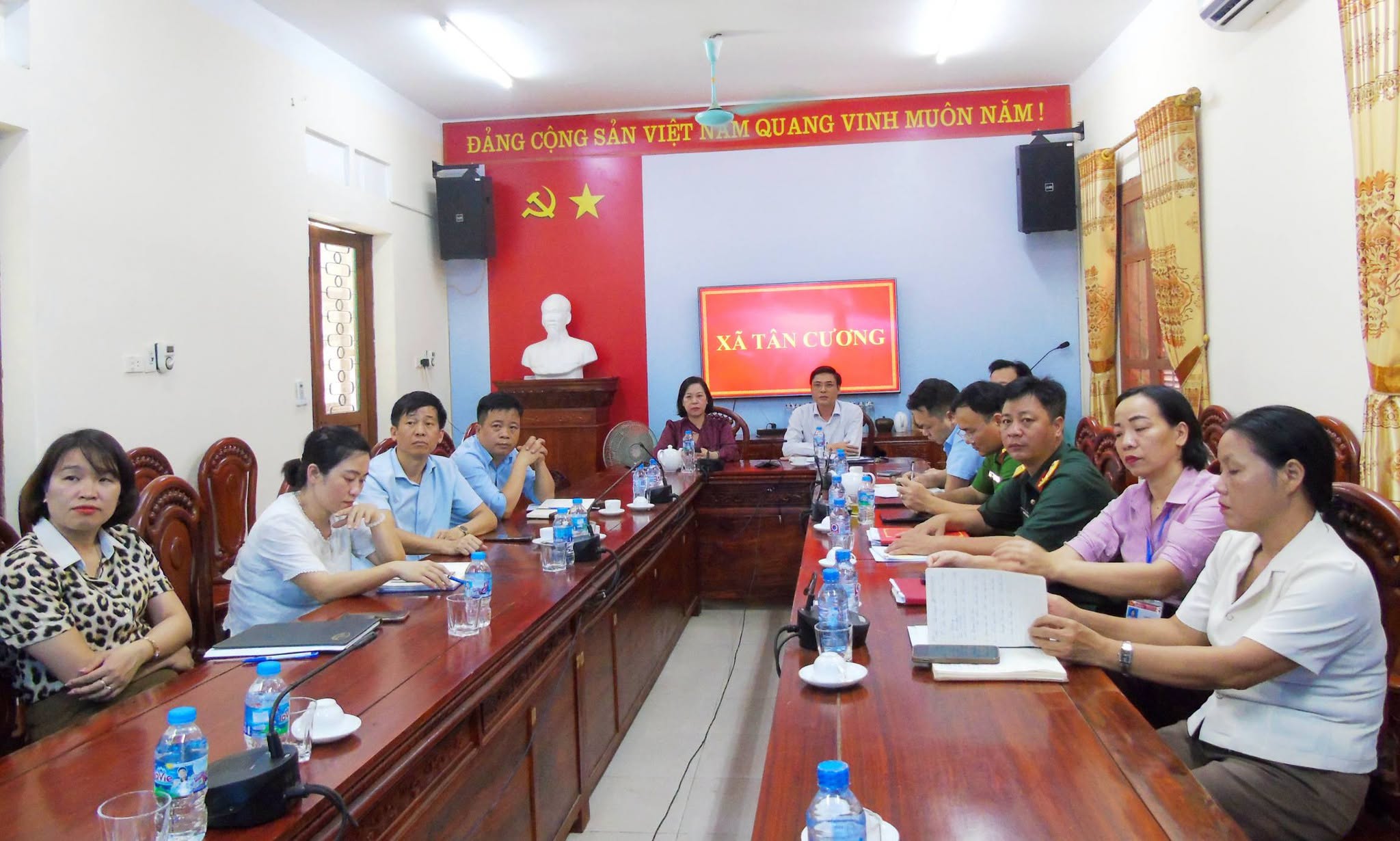 Xã Tân Cương tham dự Hội nghị trực tuyến triển khai nhiệm vụ cải cách hành chính những tháng cuối năm 2026, tổng kết Chiến dịch " 100 ngày số hóa, làm sạch, chuẩn hóa dữ liệu", sơ kết công tác đăng ký đất đai, lập hồ sơ địa chính và hoàn thiện cơ sở dữ liệu đất đai