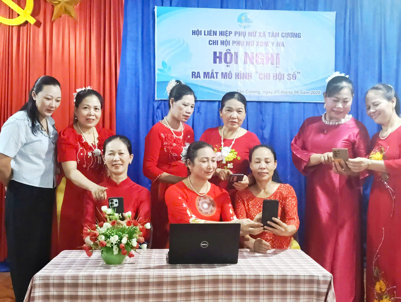  CHI HỘI PHỤ NỮ XÓM Y NA RA MẮT MÔ HÌNH “CHI HỘI SỐ” – THÚC ĐẨY CHUYỂN ĐỔI SỐ TỪ CƠ SỞ