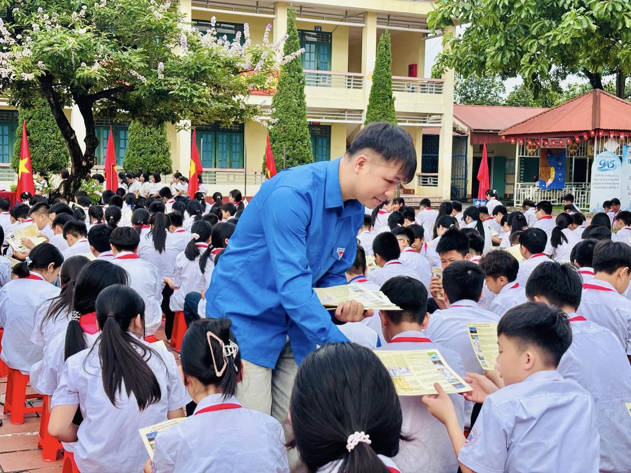 Anh-tin-bai