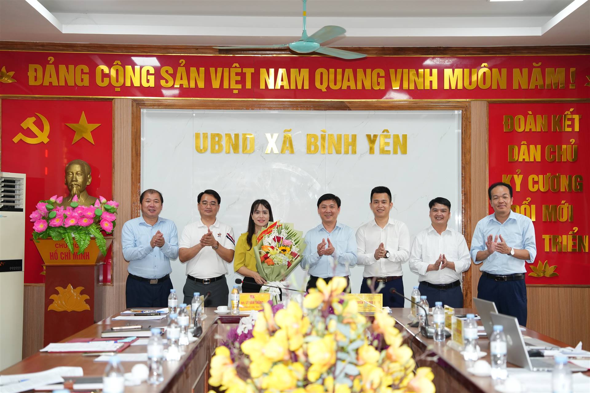 Ban đại diện Hội đồng quản trị Ngân hàng Chính sách xã hội xã Bình Yên tổ chức phiên họp thứ nhất.