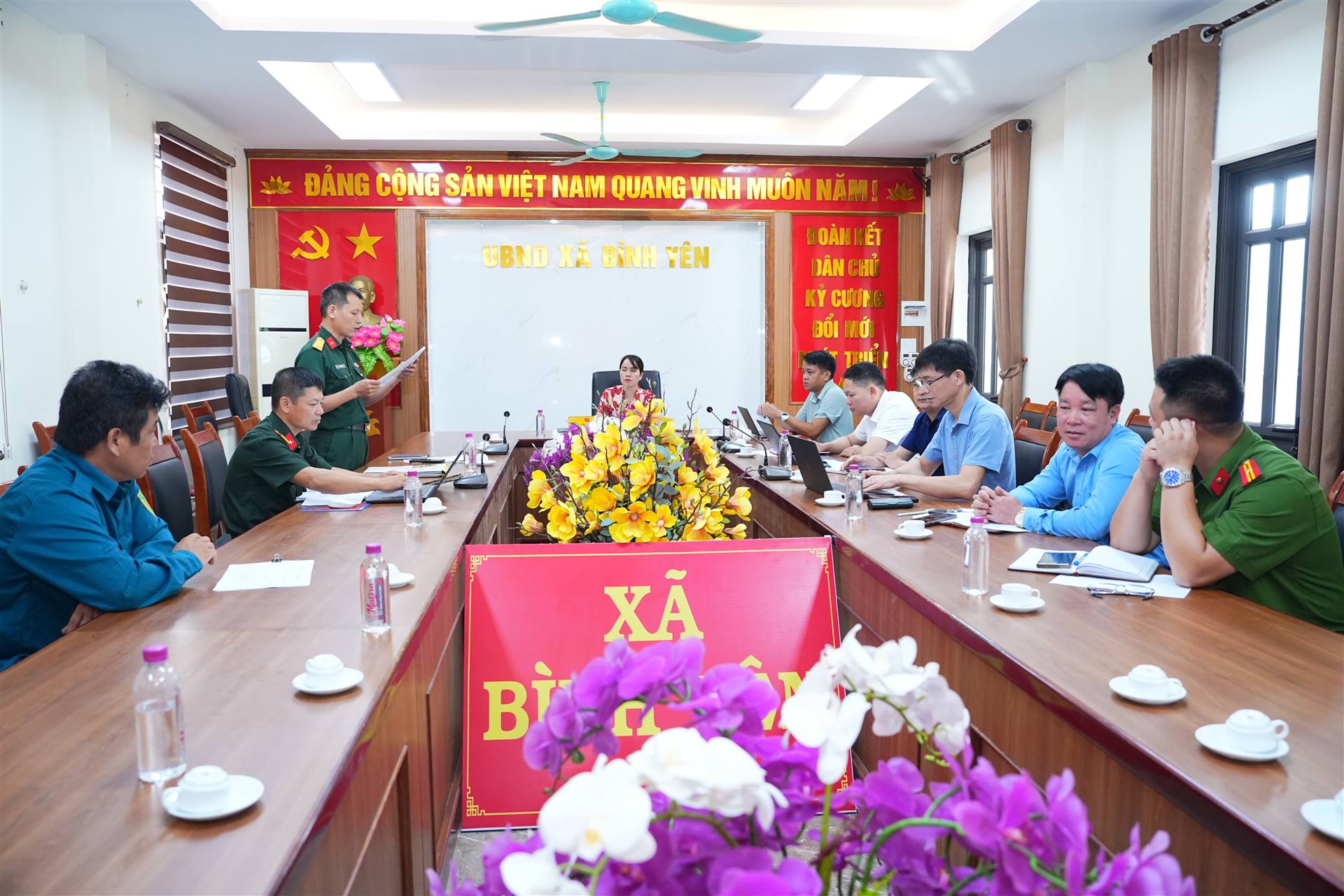 UBND XÃ BÌNH YÊN TỔ CHỨC HỘI NGHỊ XÉT DUYỆT HỒ SƠ TUYỂN SINH TRƯỜNG THIẾU SINH QUÂN MIỀN BẮC.