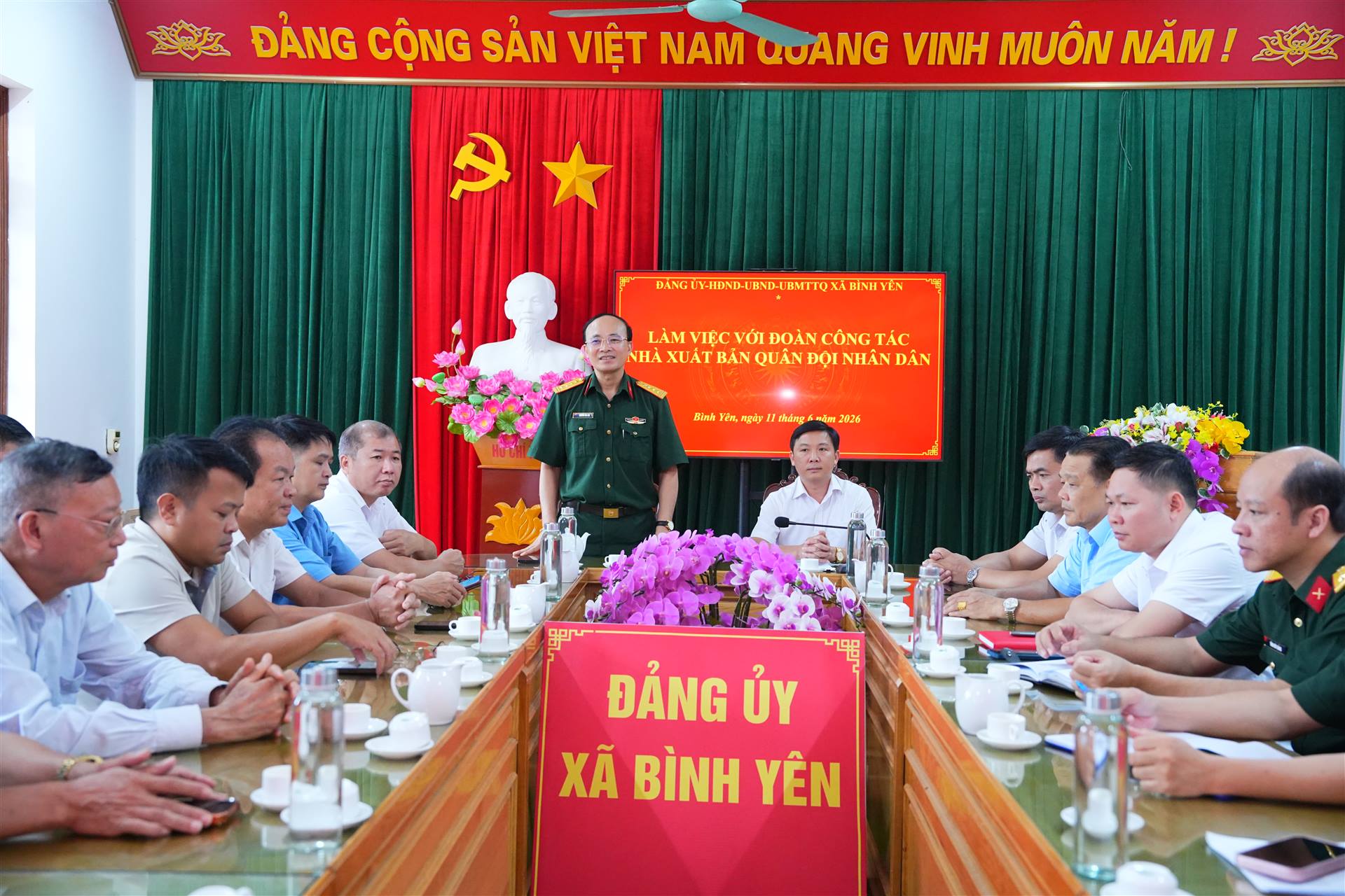 Nhà xuất bản Quân đội nhân dân là việc với xã Bình Yên