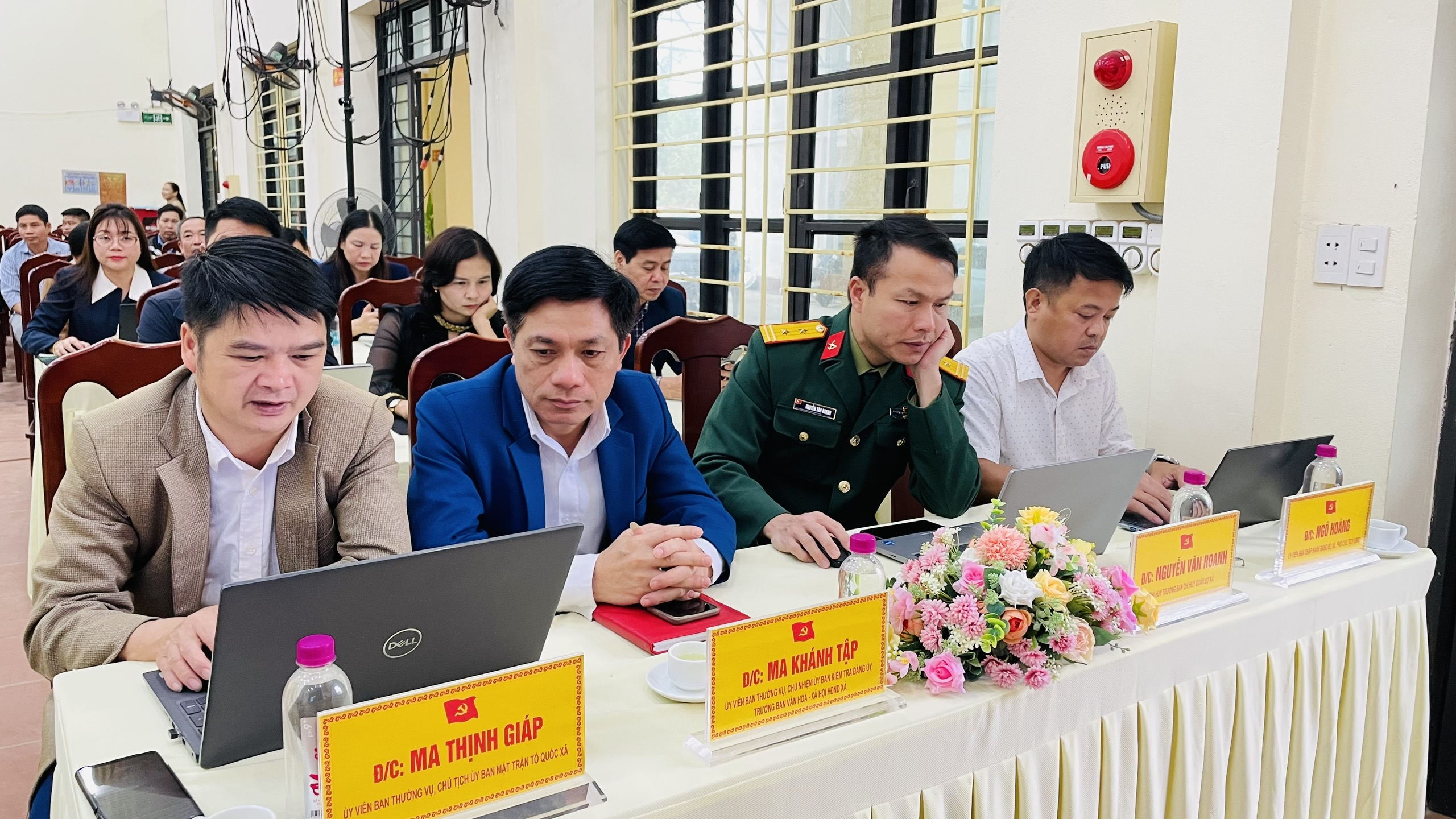 Anh-tin-bai