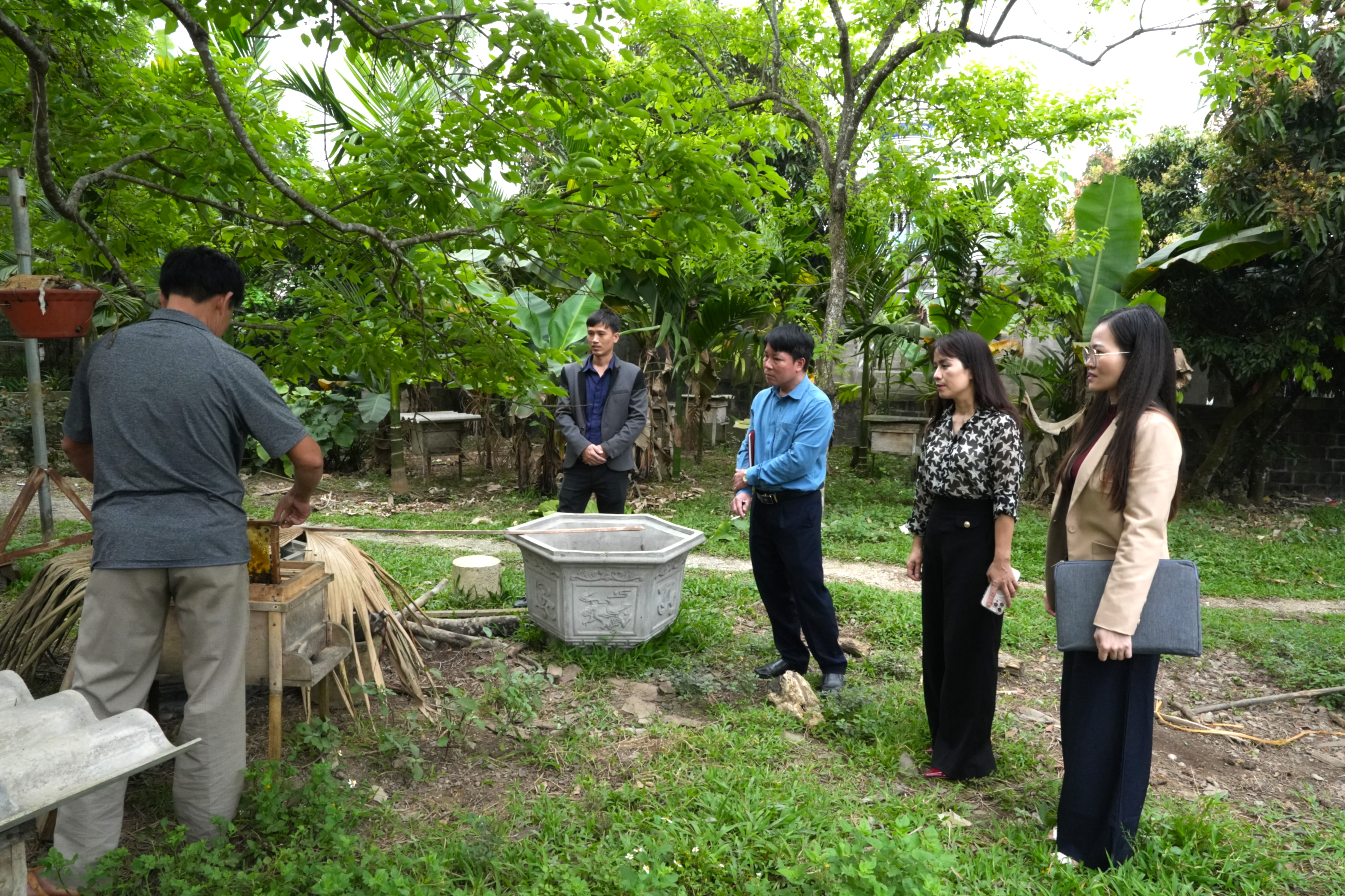 Anh-tin-bai