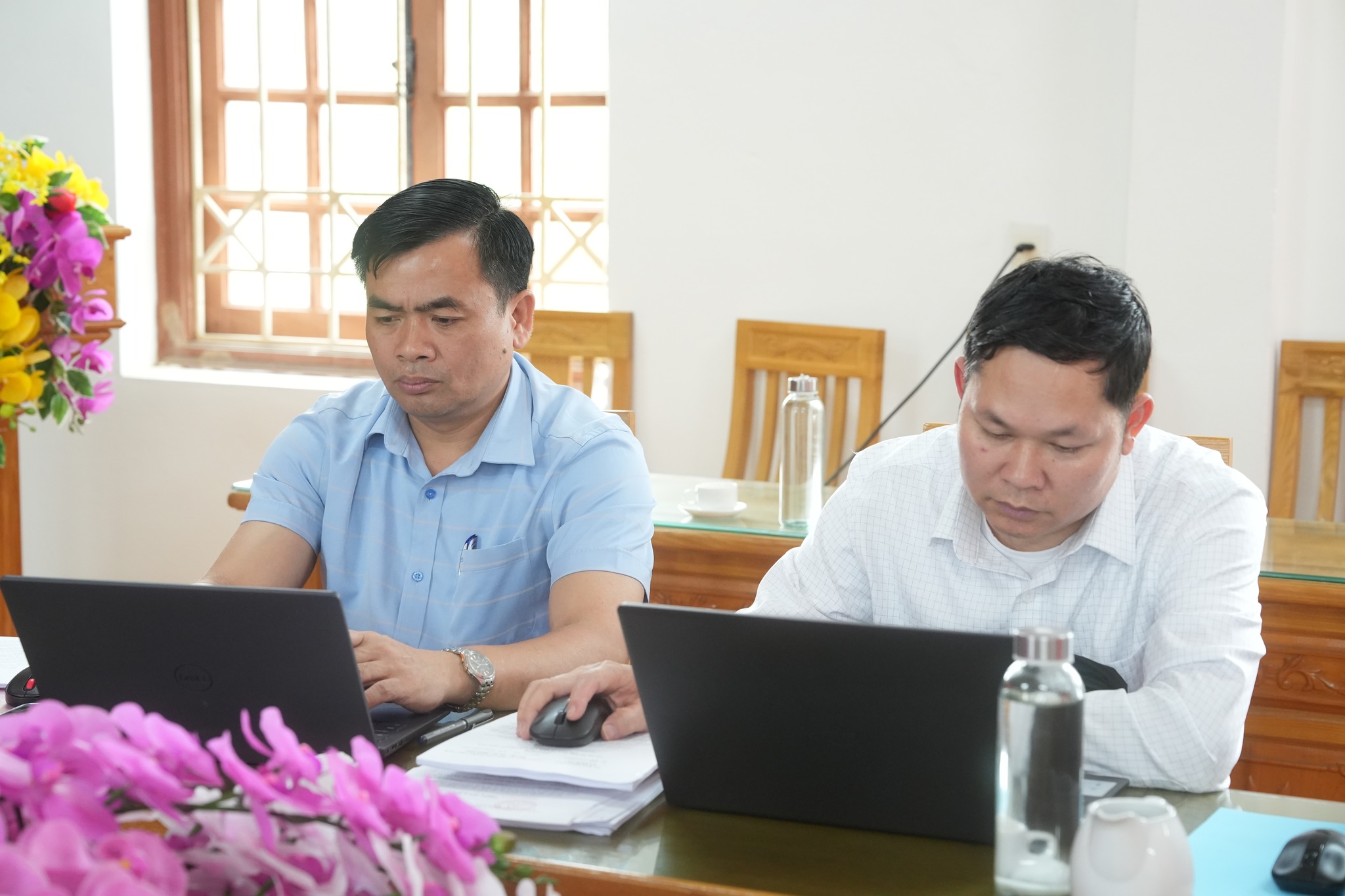 Anh-tin-bai