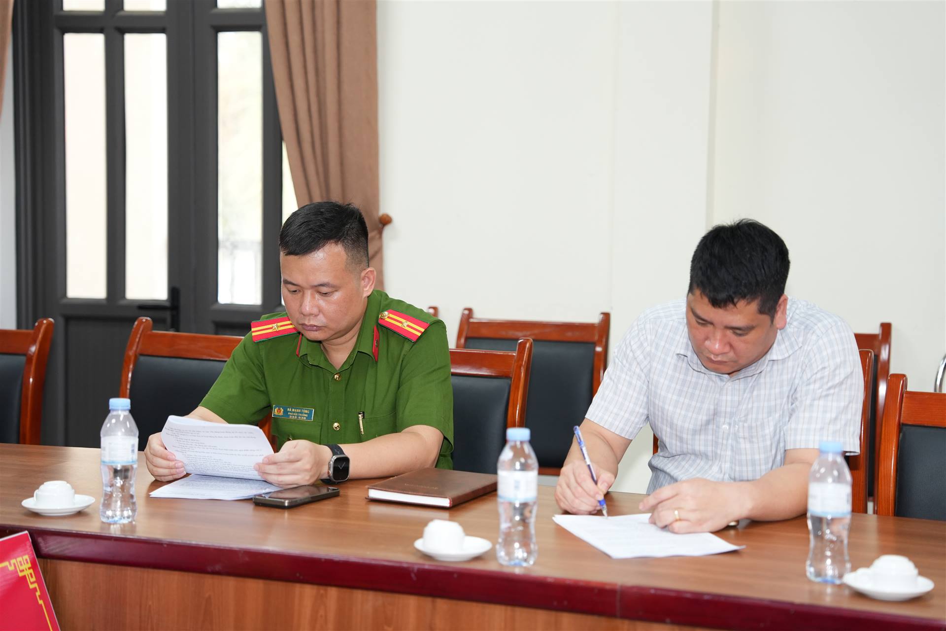 Anh-tin-bai