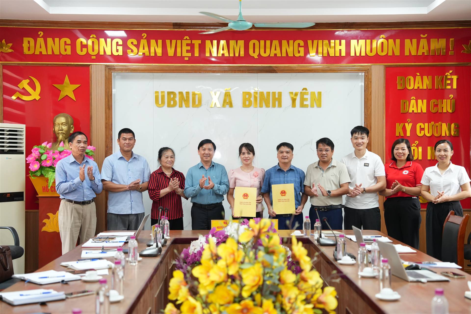 Anh-tin-bai