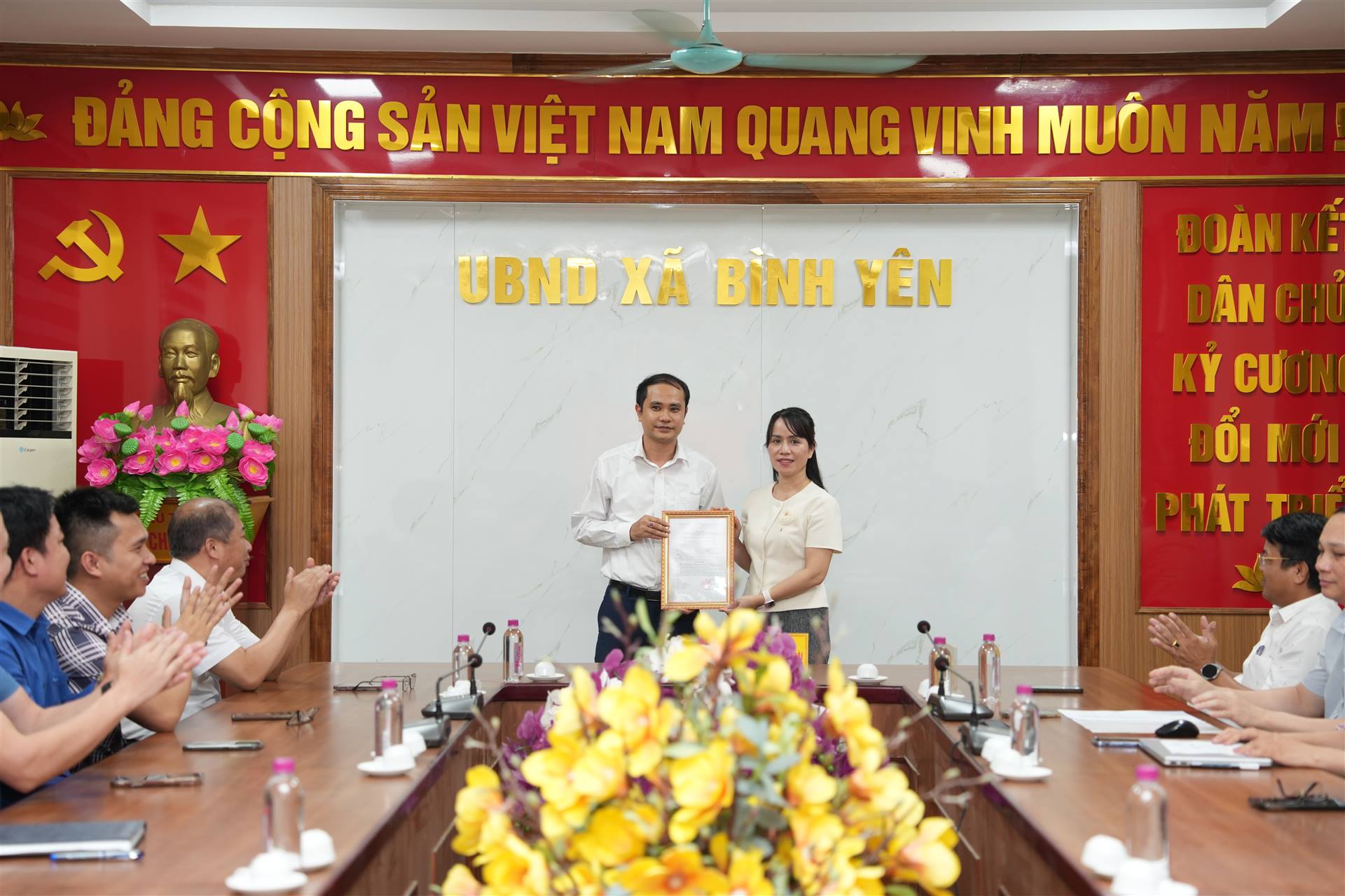 Anh-tin-bai