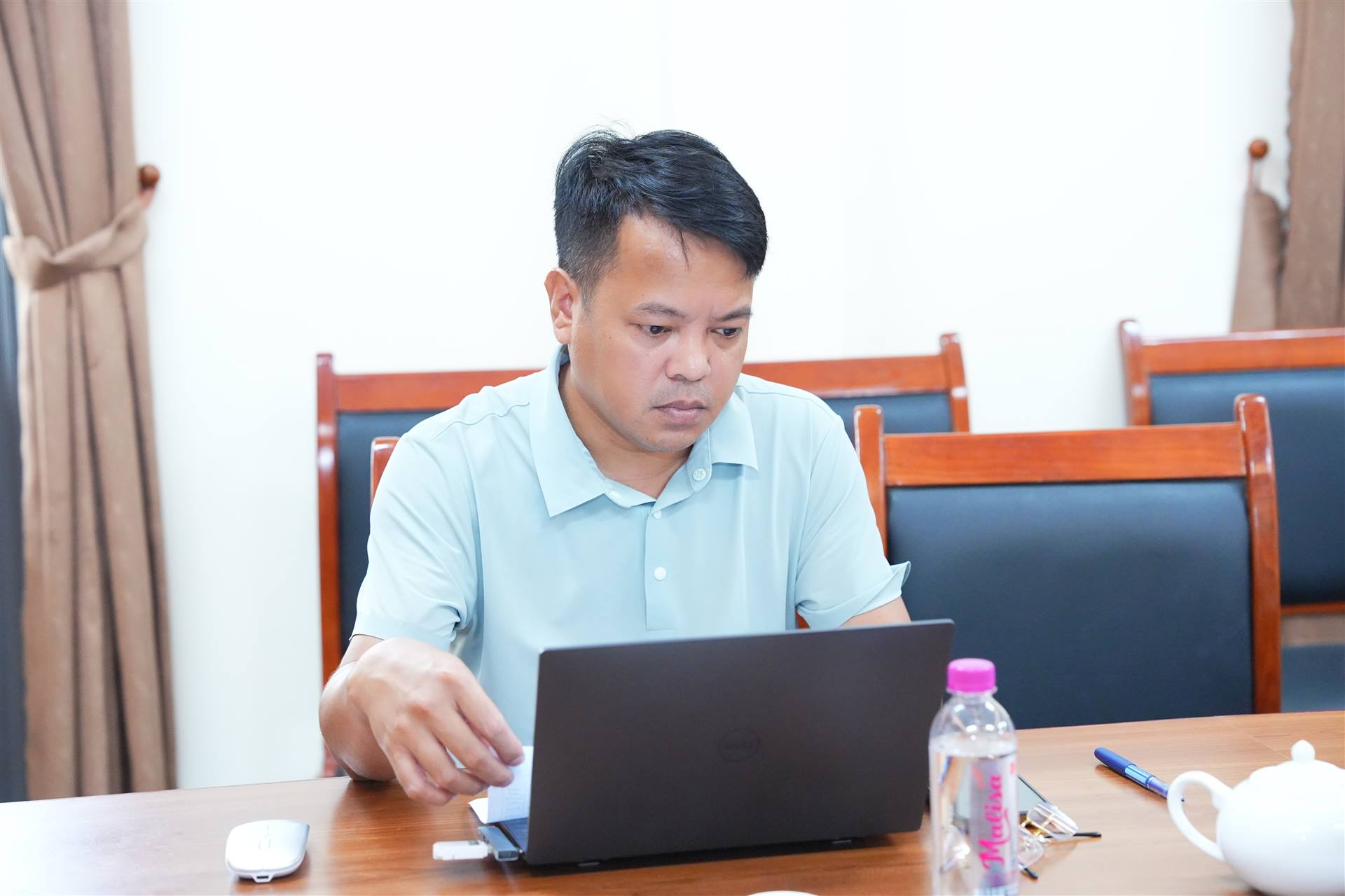 Anh-tin-bai