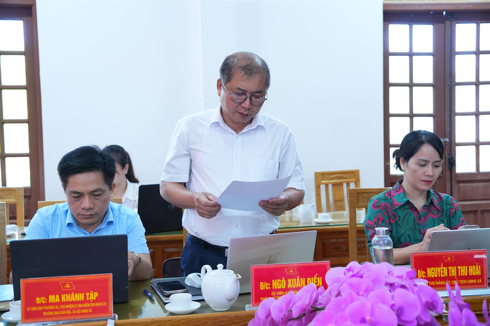 Anh-tin-bai