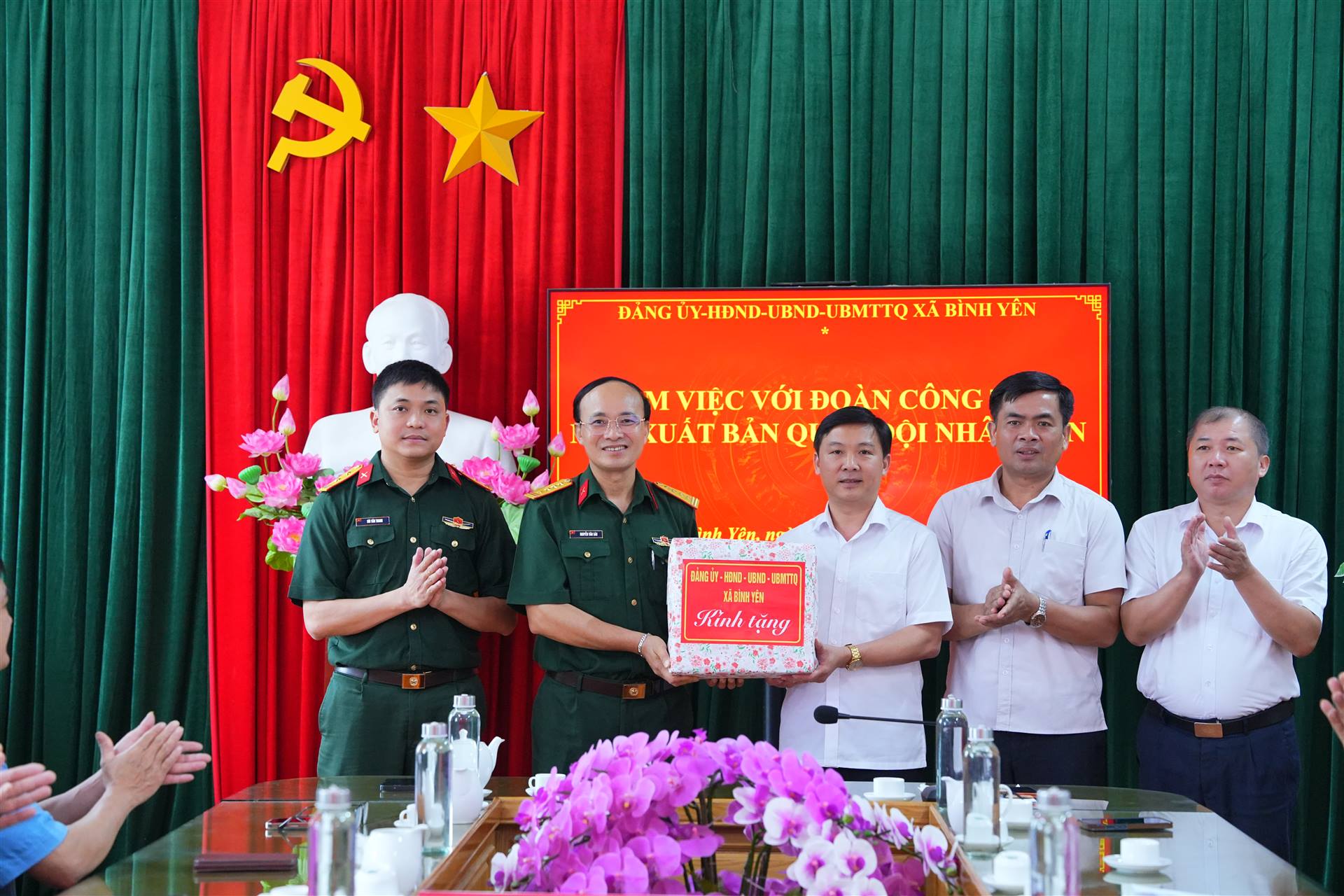 Anh-tin-bai