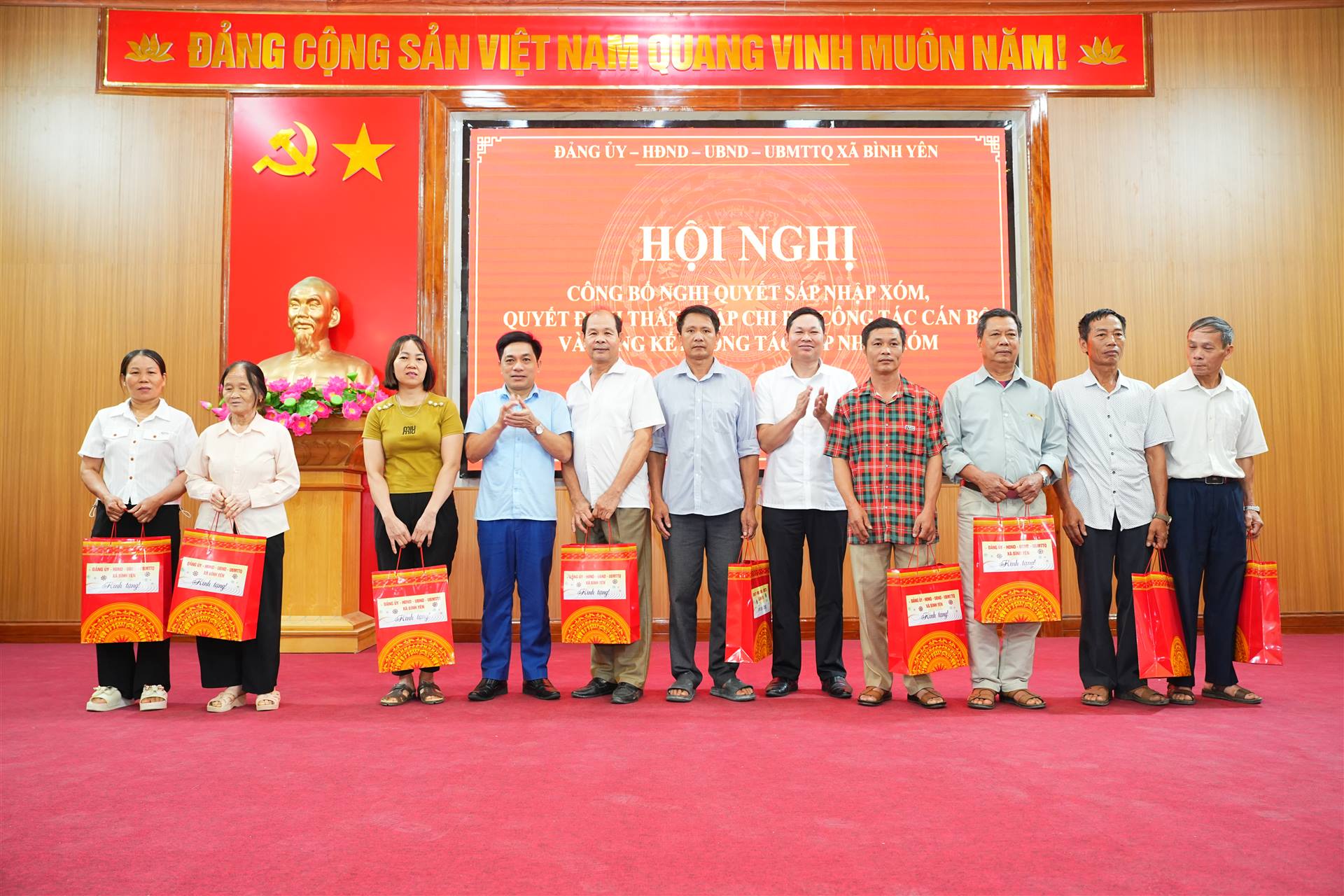 Anh-tin-bai
