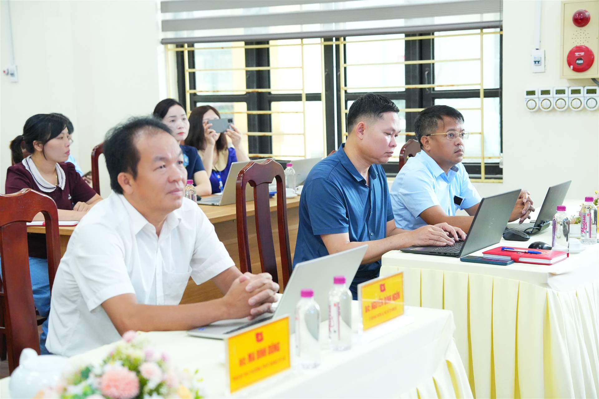Anh-tin-bai