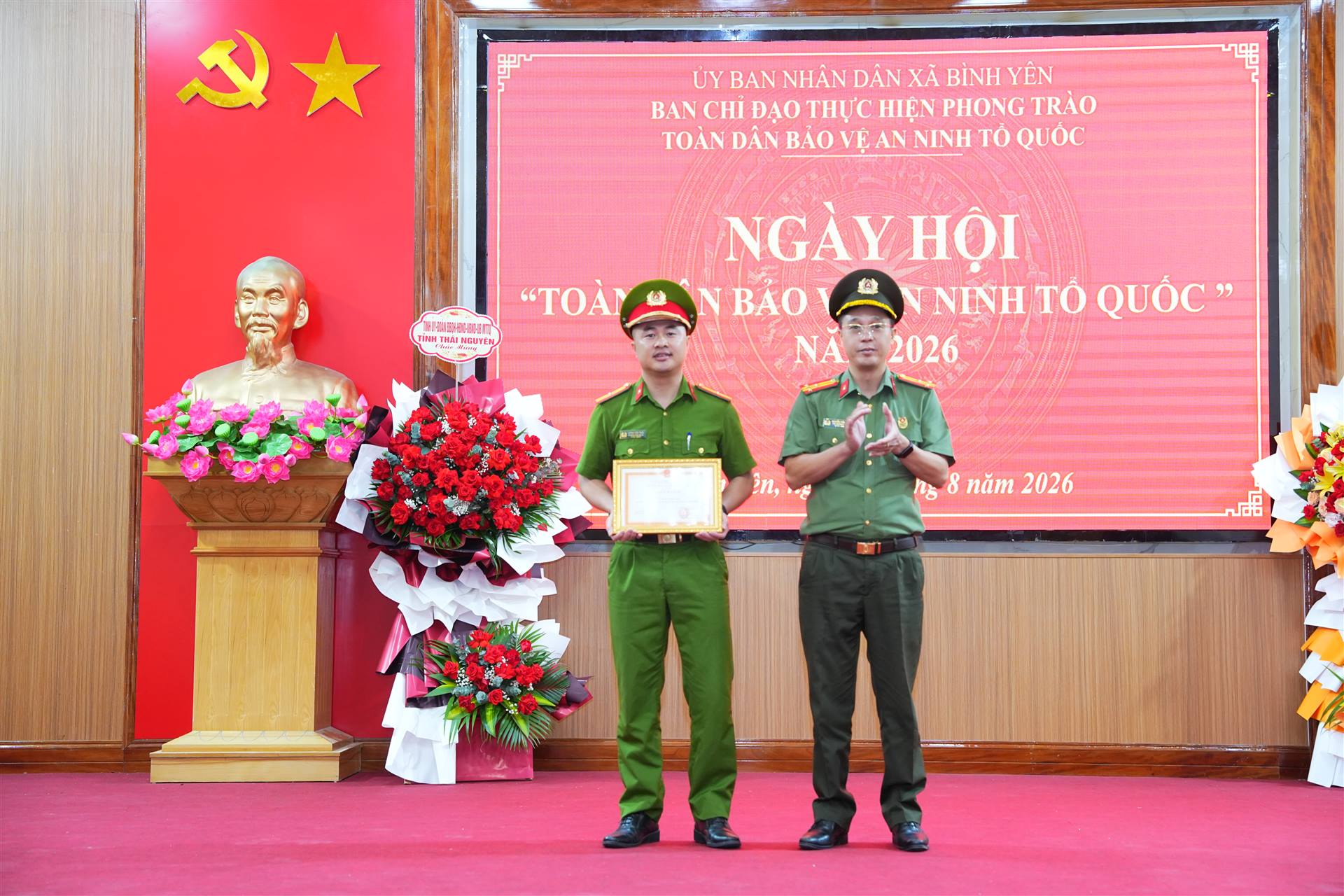 Anh-tin-bai