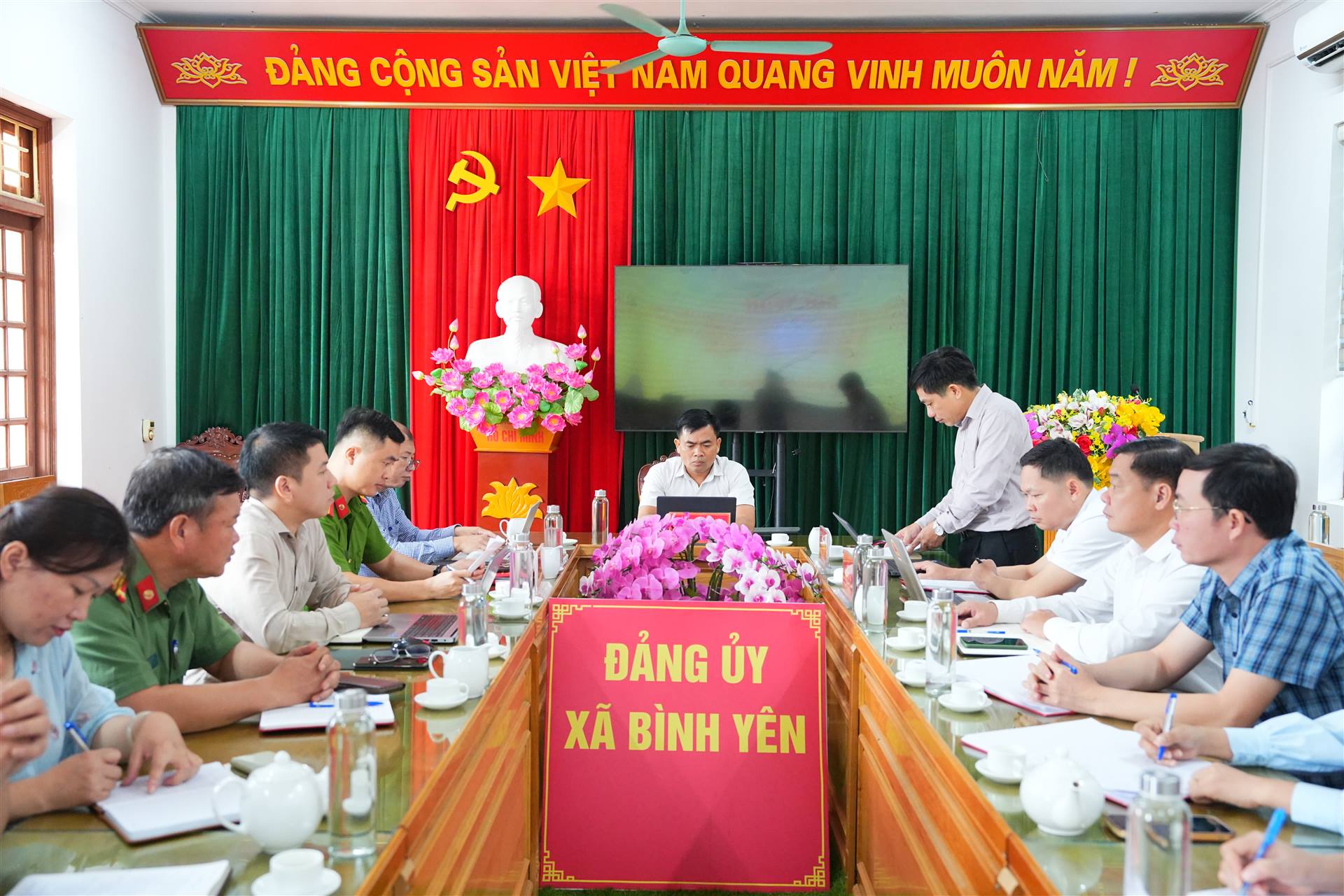 Anh-tin-bai