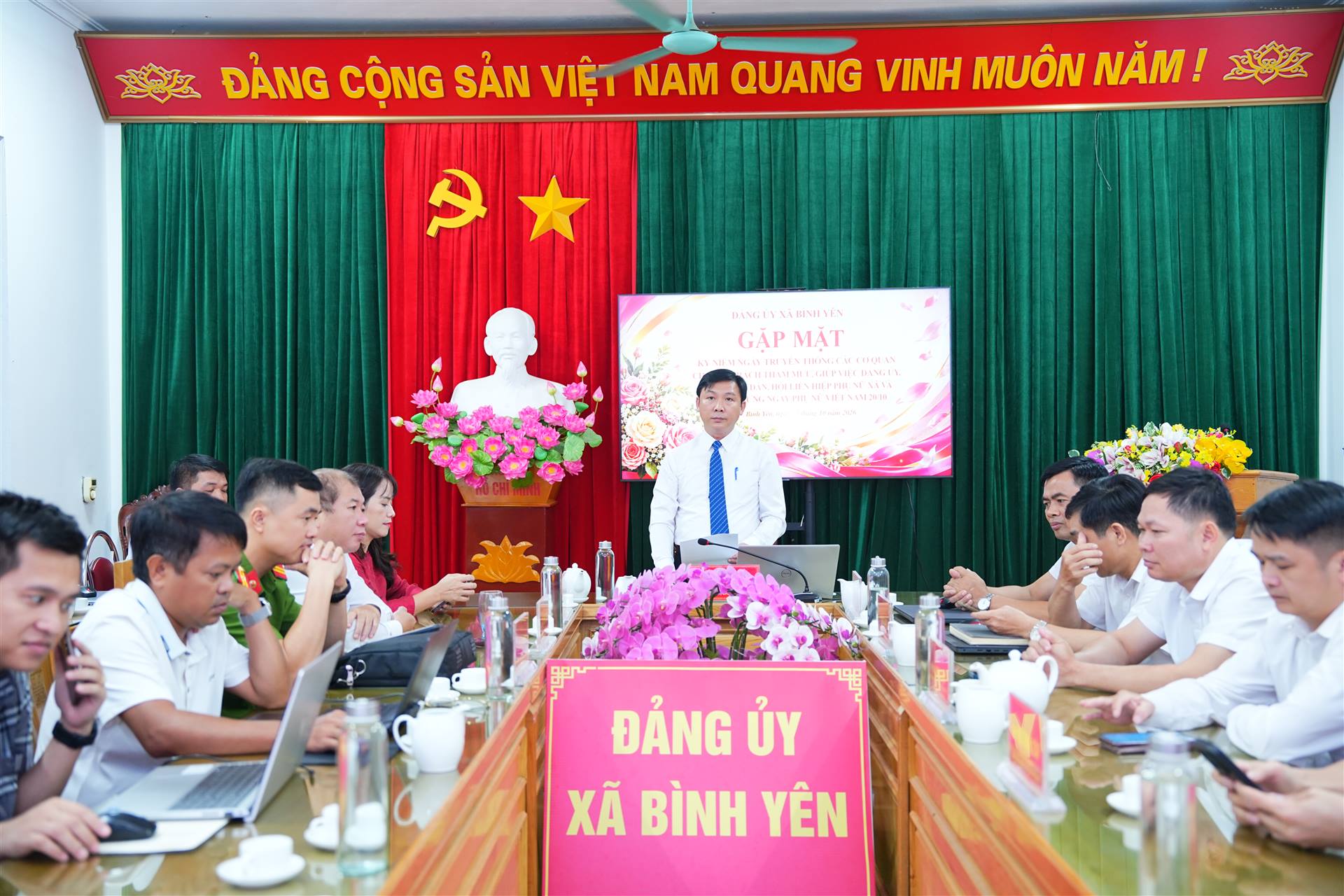 Anh-tin-bai