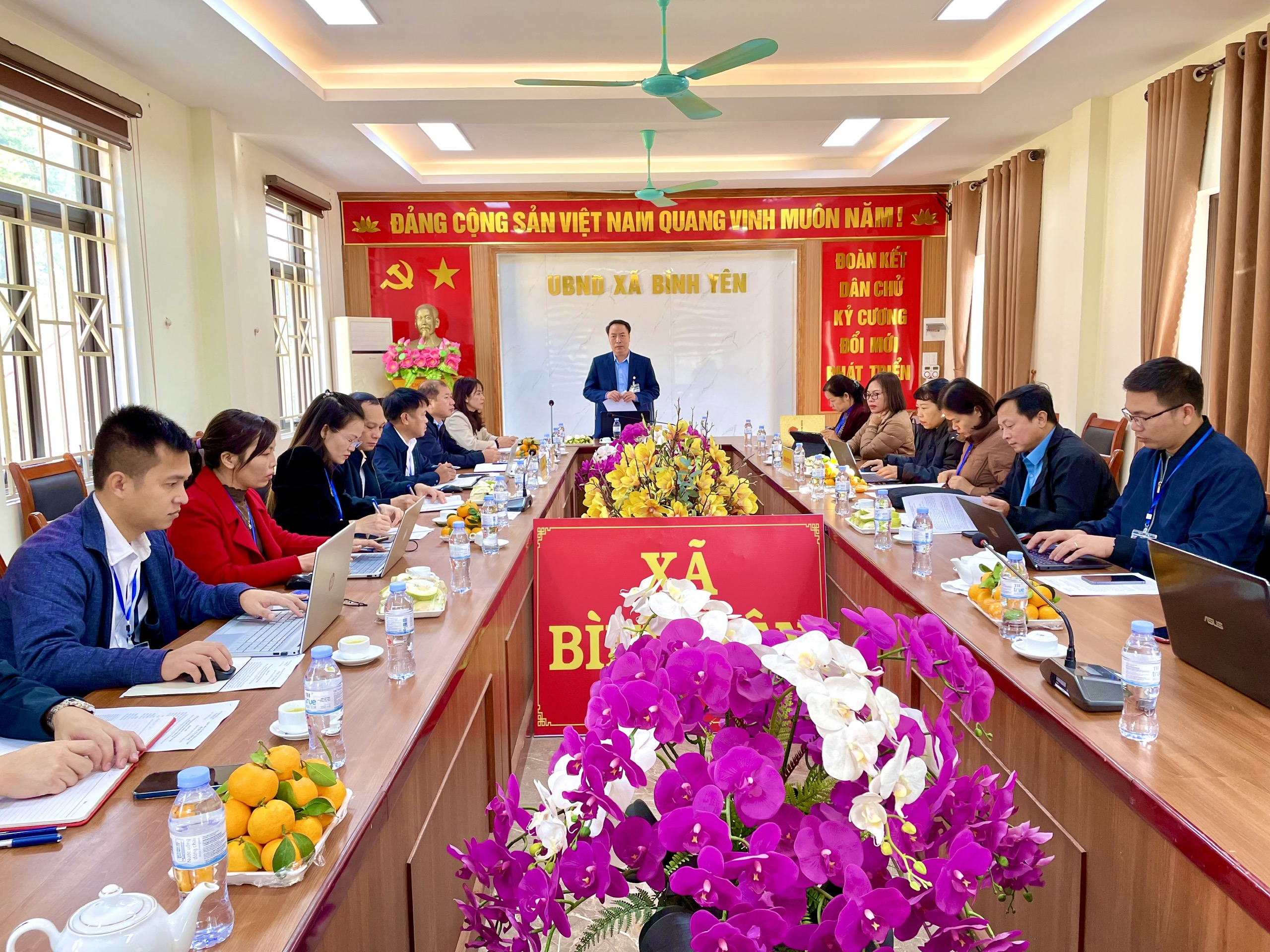Kiểm tra thực hiện công vụ, cải cách hành chính tại xã Bình Yên