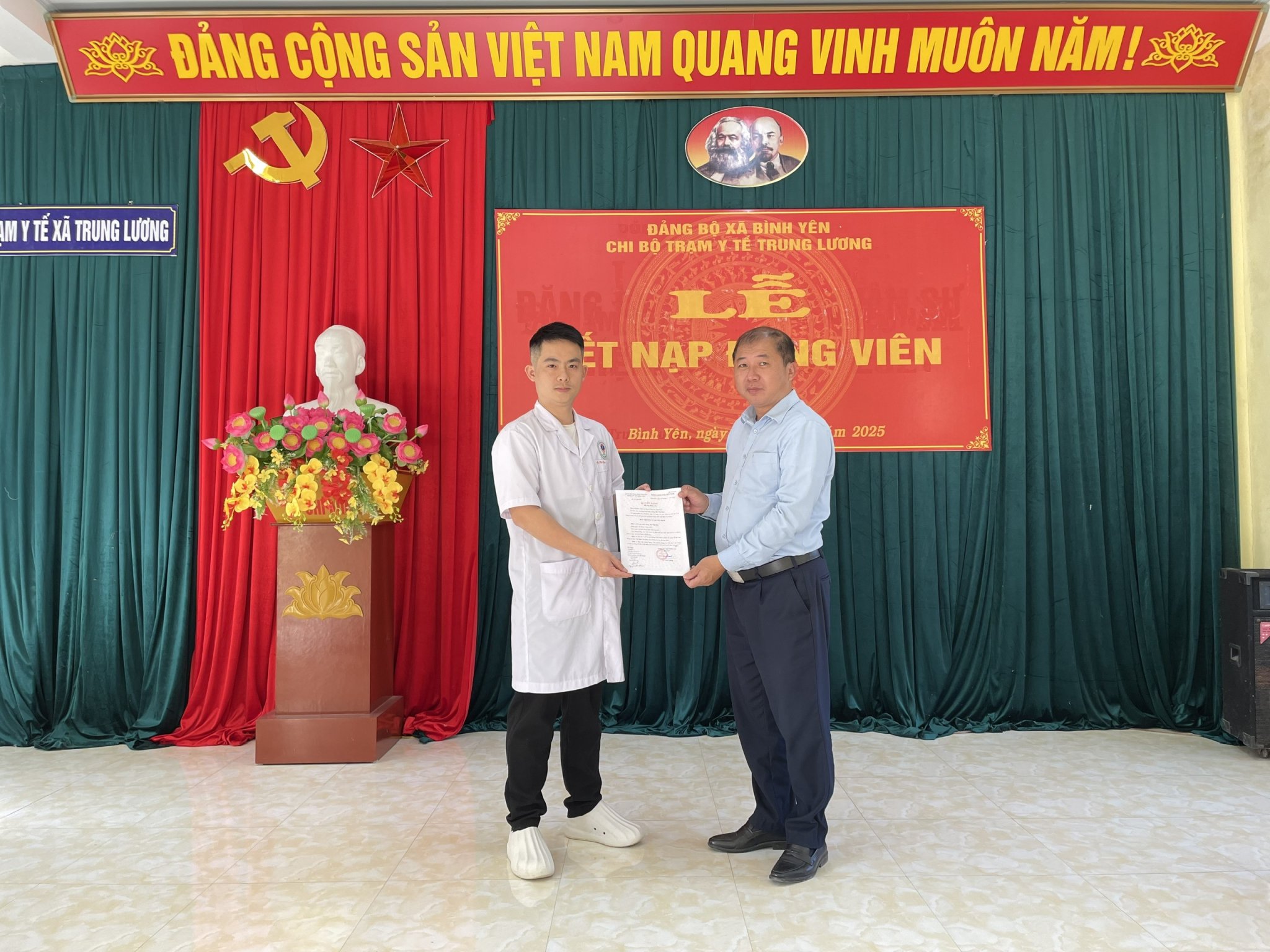 Anh-tin-bai