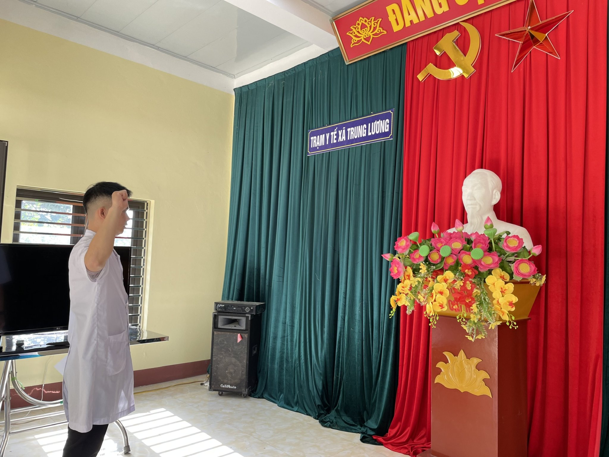 Anh-tin-bai