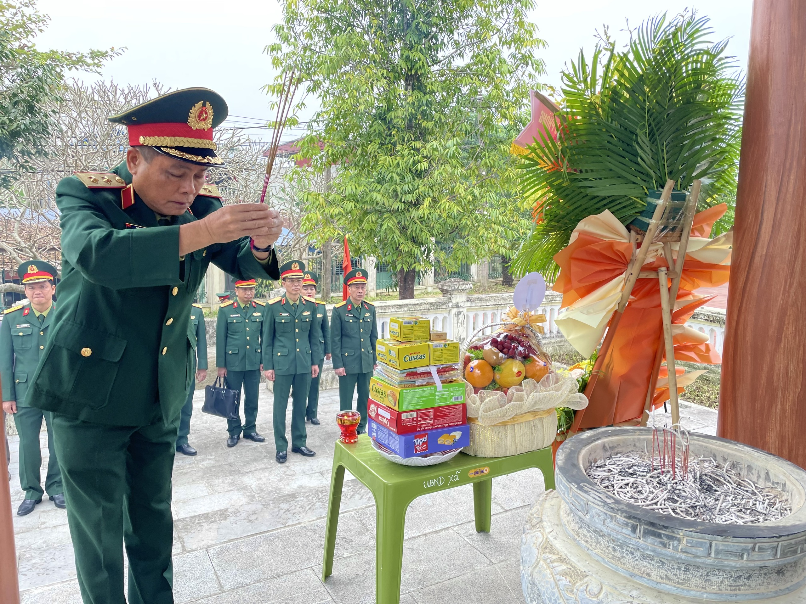 Anh-tin-bai