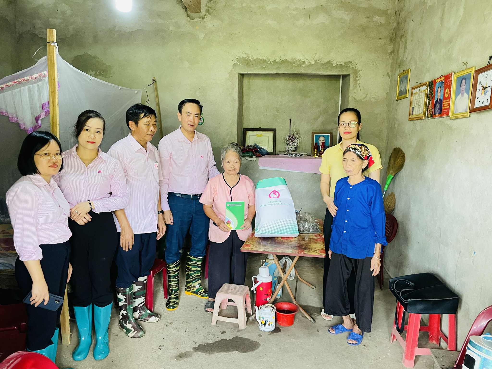 Anh-tin-bai