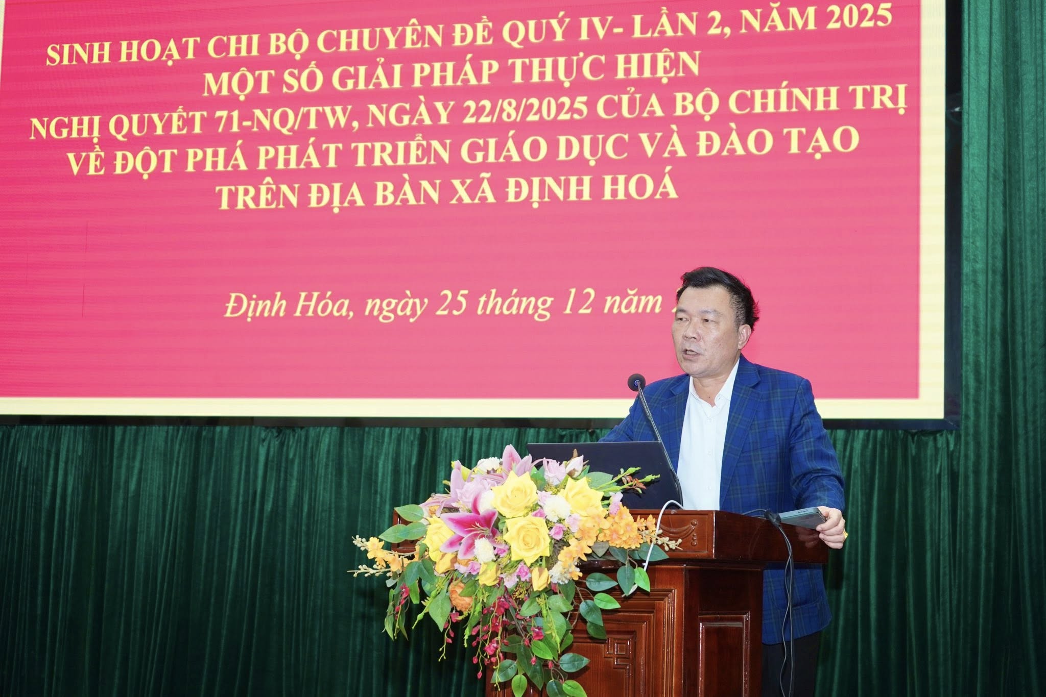 Sinh hoạt chuyên đề: Một số giải pháp thực hiện Nghị quyết số 71-NQ/TW của Bộ Chính trị về đột phá phát triển giáo dục và đào tạo