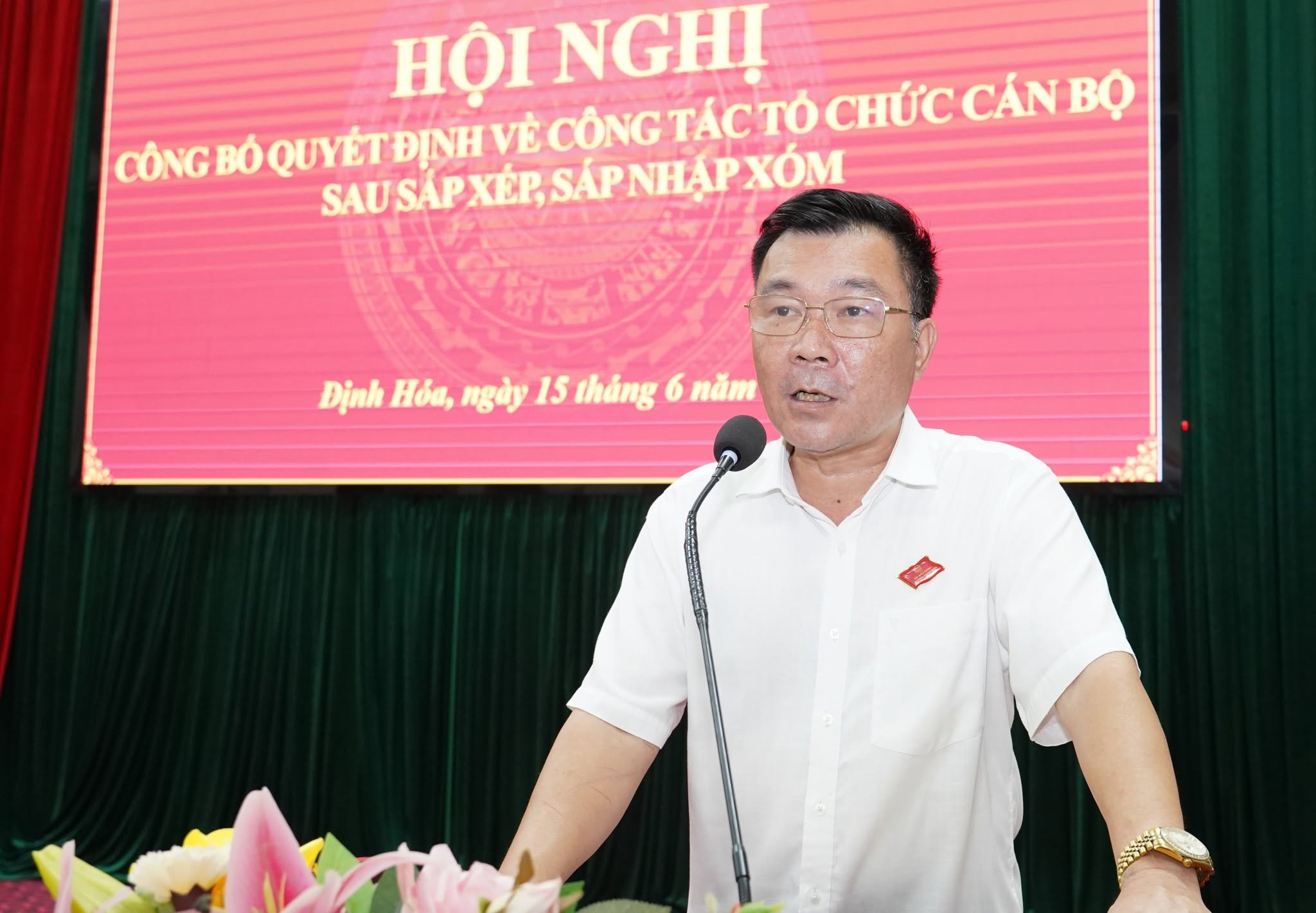 Công bố quyết định về công tác tổ chức cán bộ sau sắp xếp, sáp nhập xóm