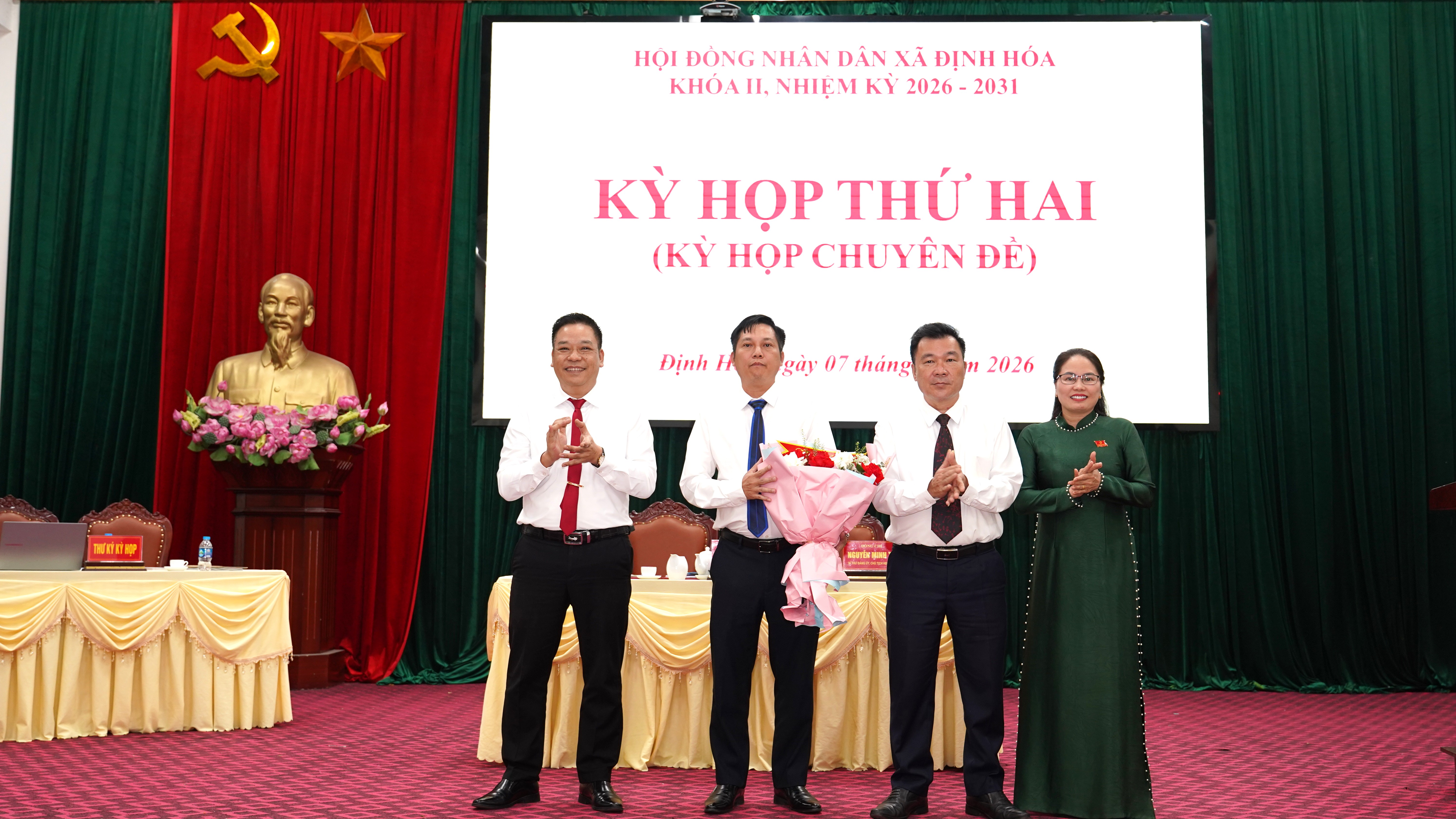 Kỳ họp thứ 2 HĐND xã bầu bổ sung Phó Chủ tịch UBND xã Định Hóa