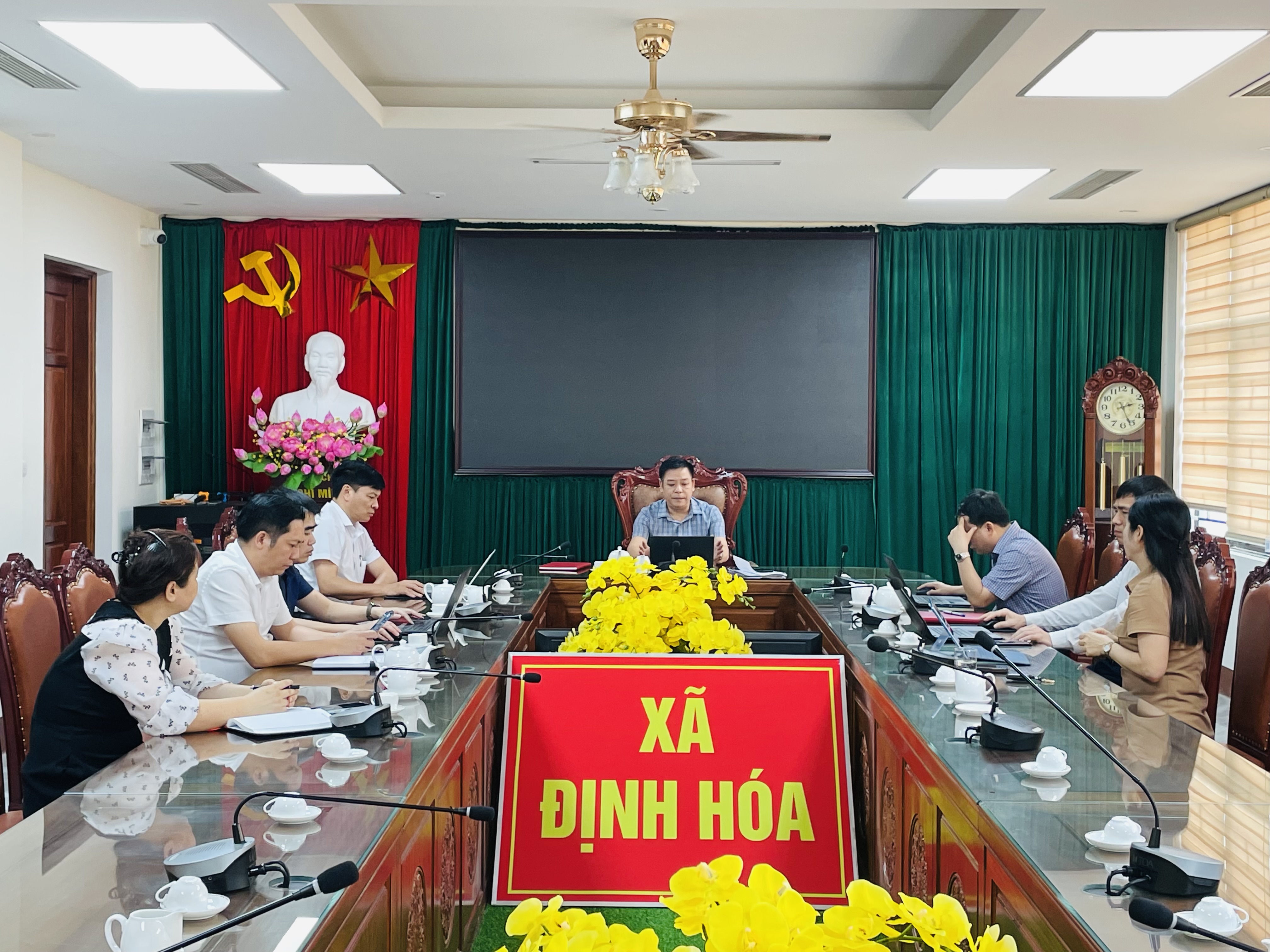 Họp thống nhất xây dựng các mô hình thư viện và trung tâm sinh hoạt văn hóa cộng đồng, chăm sóc sức khỏe người cao tuổi trên địa bàn