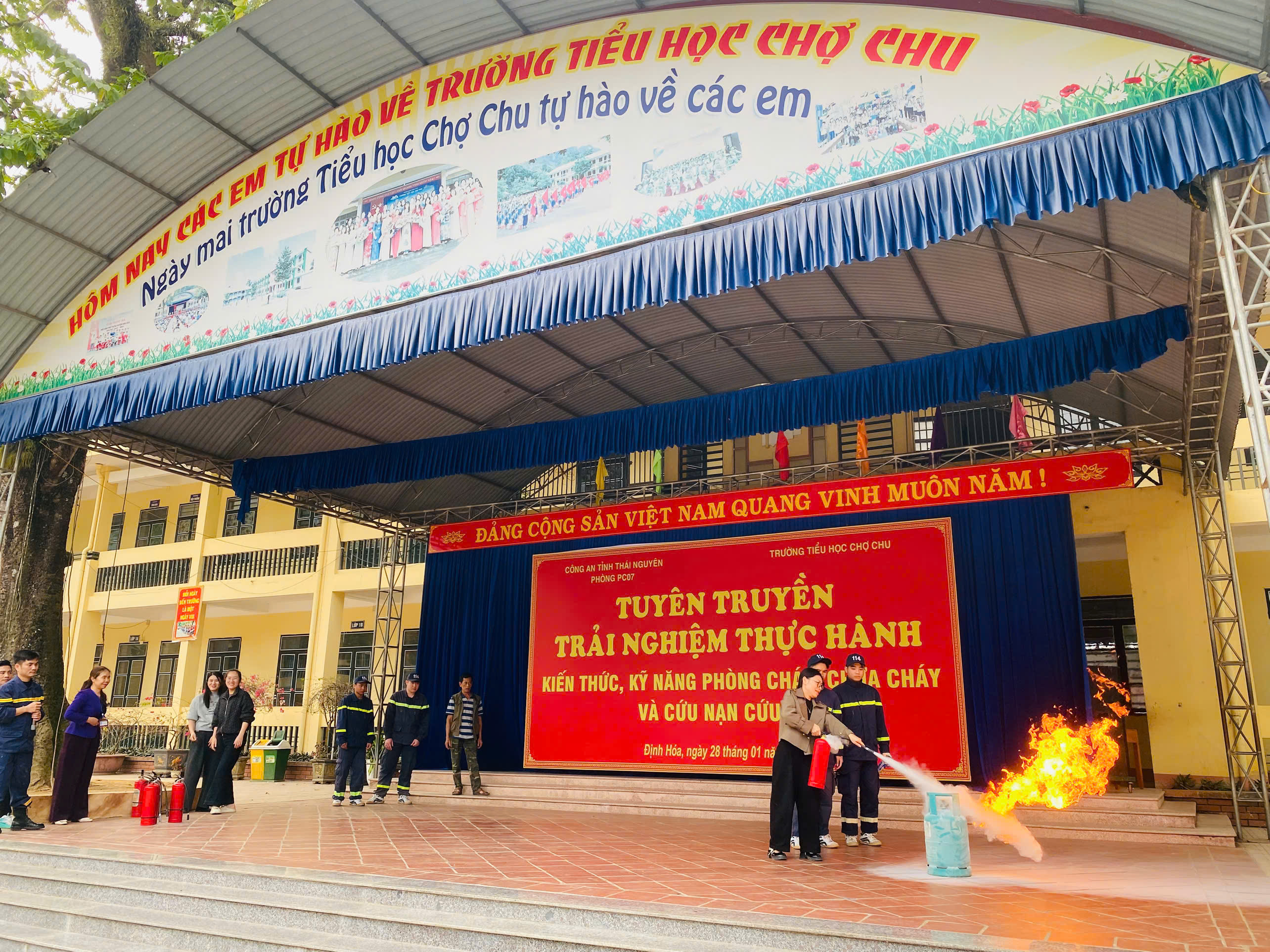 Anh-tin-bai