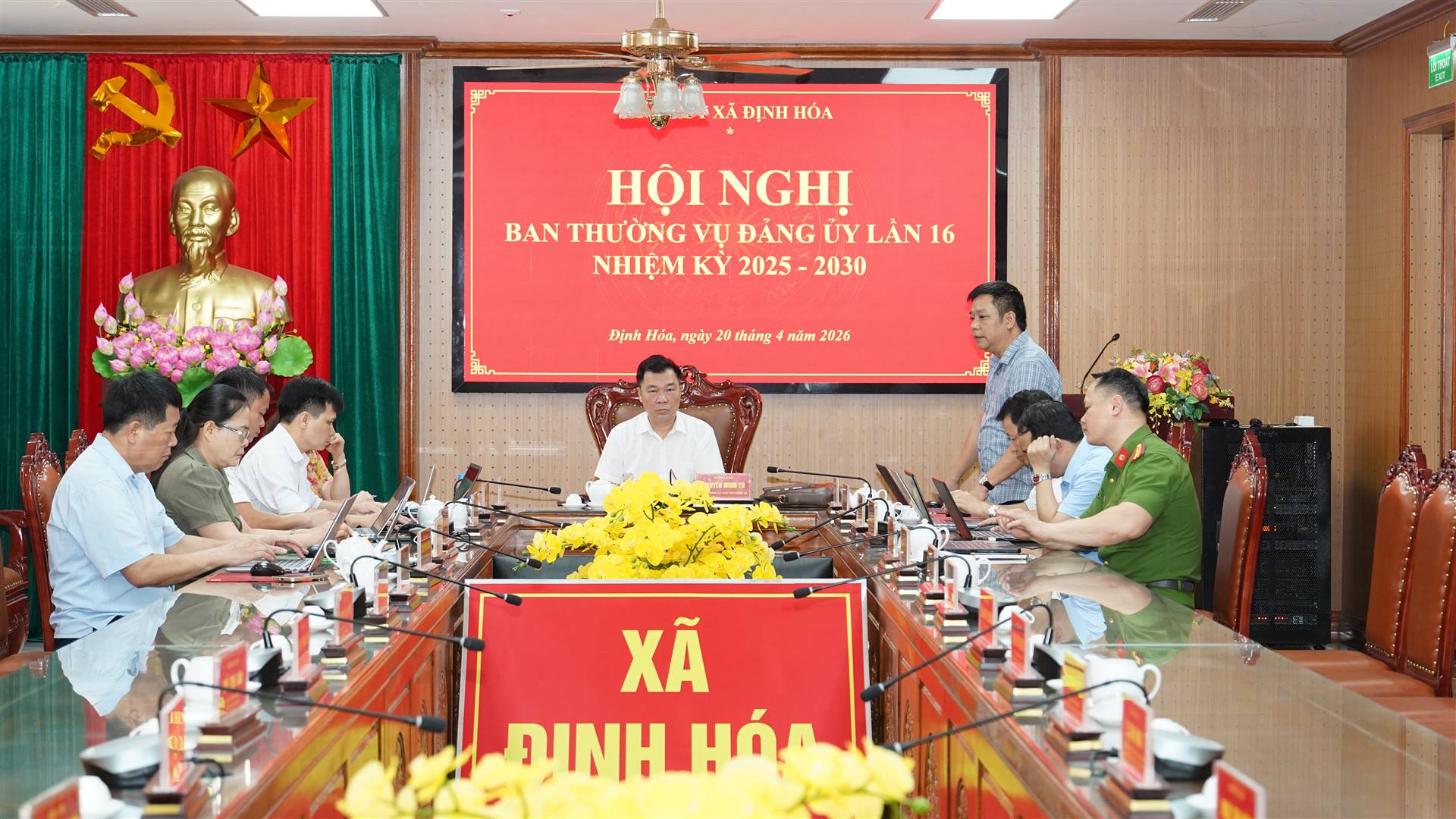 Anh-tin-bai