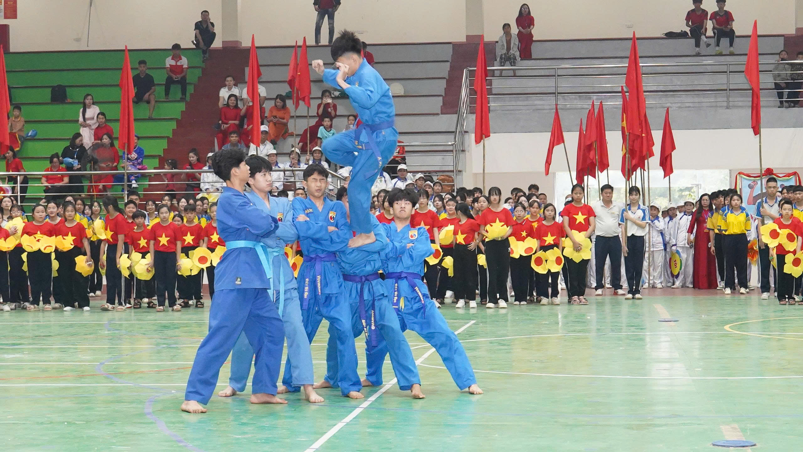 Anh-tin-bai