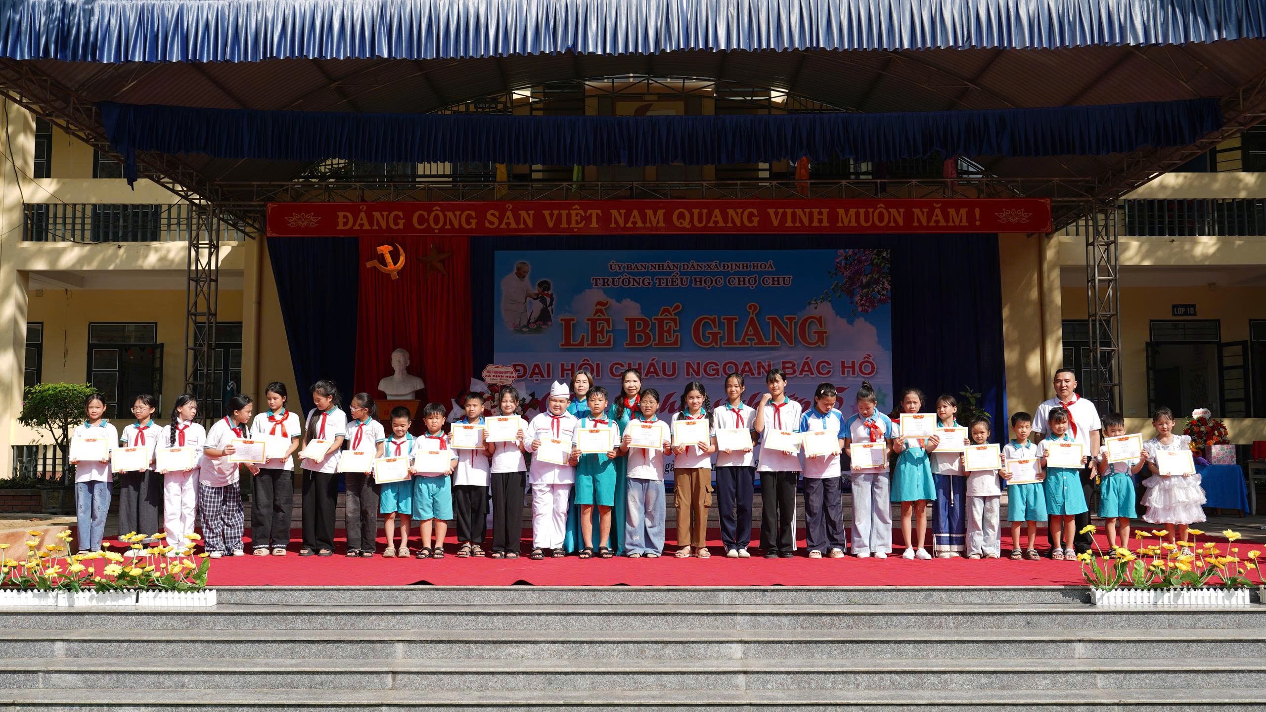 Anh-tin-bai