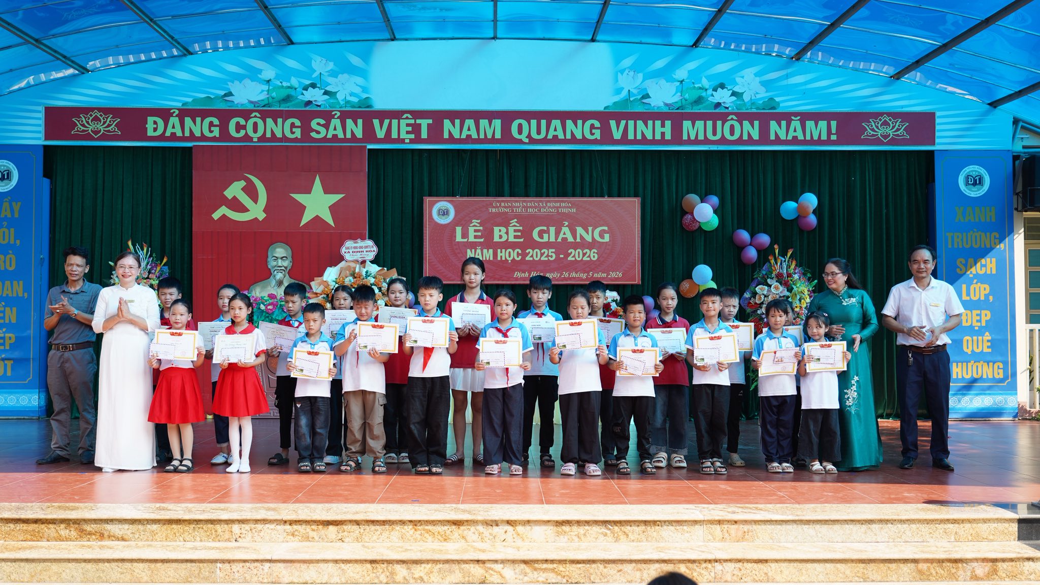 Anh-tin-bai