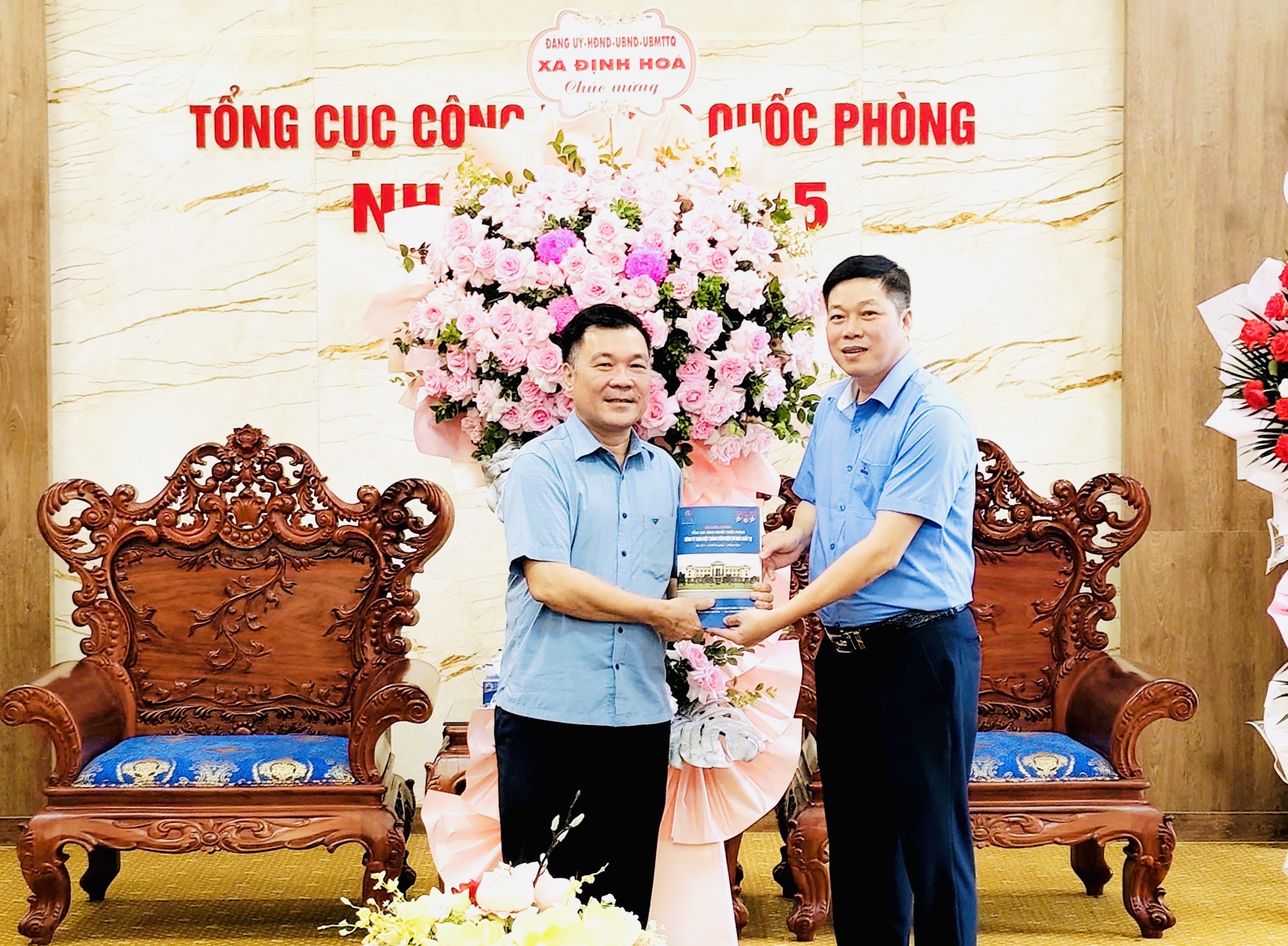 Anh-tin-bai