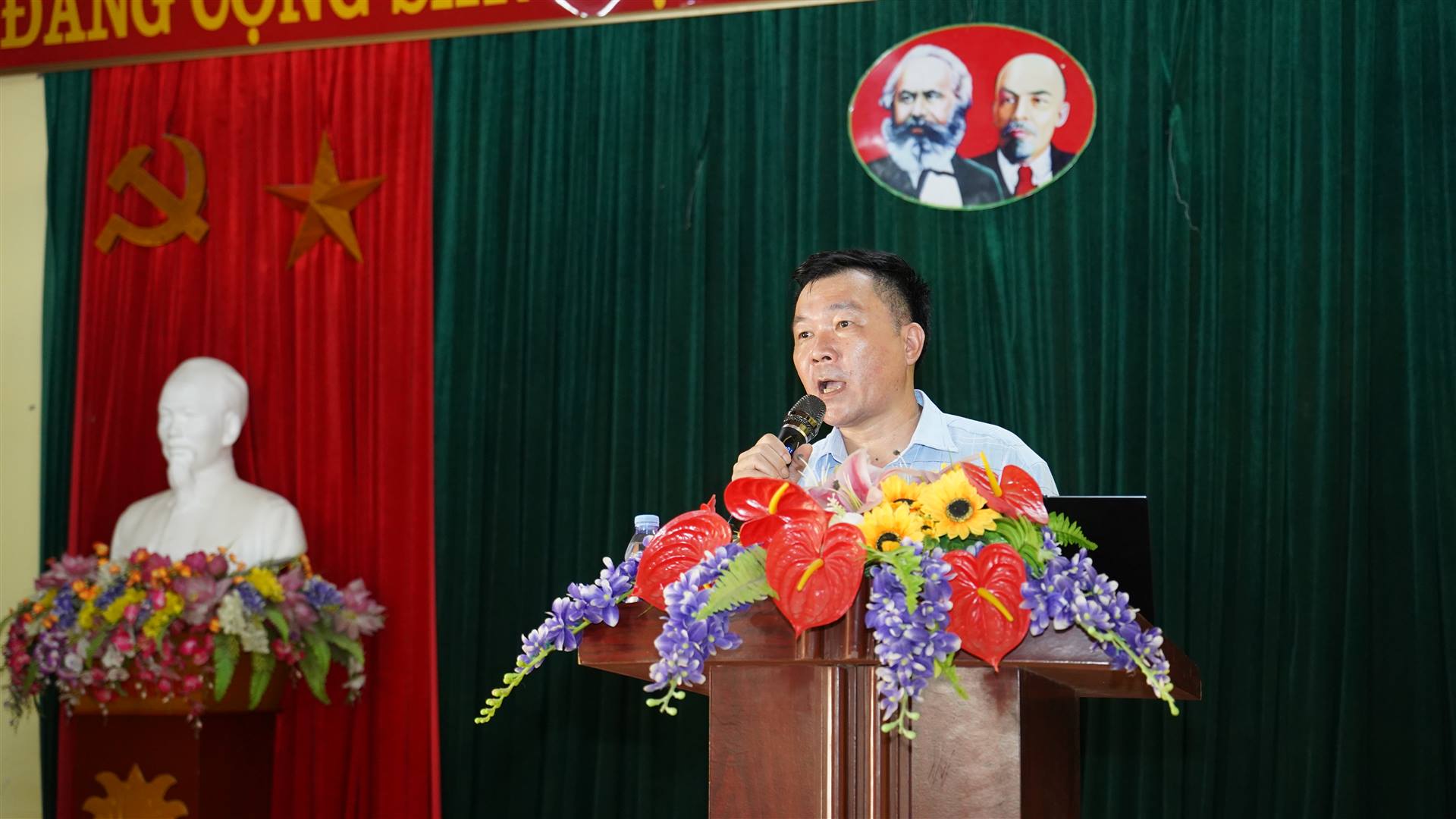 Anh-tin-bai