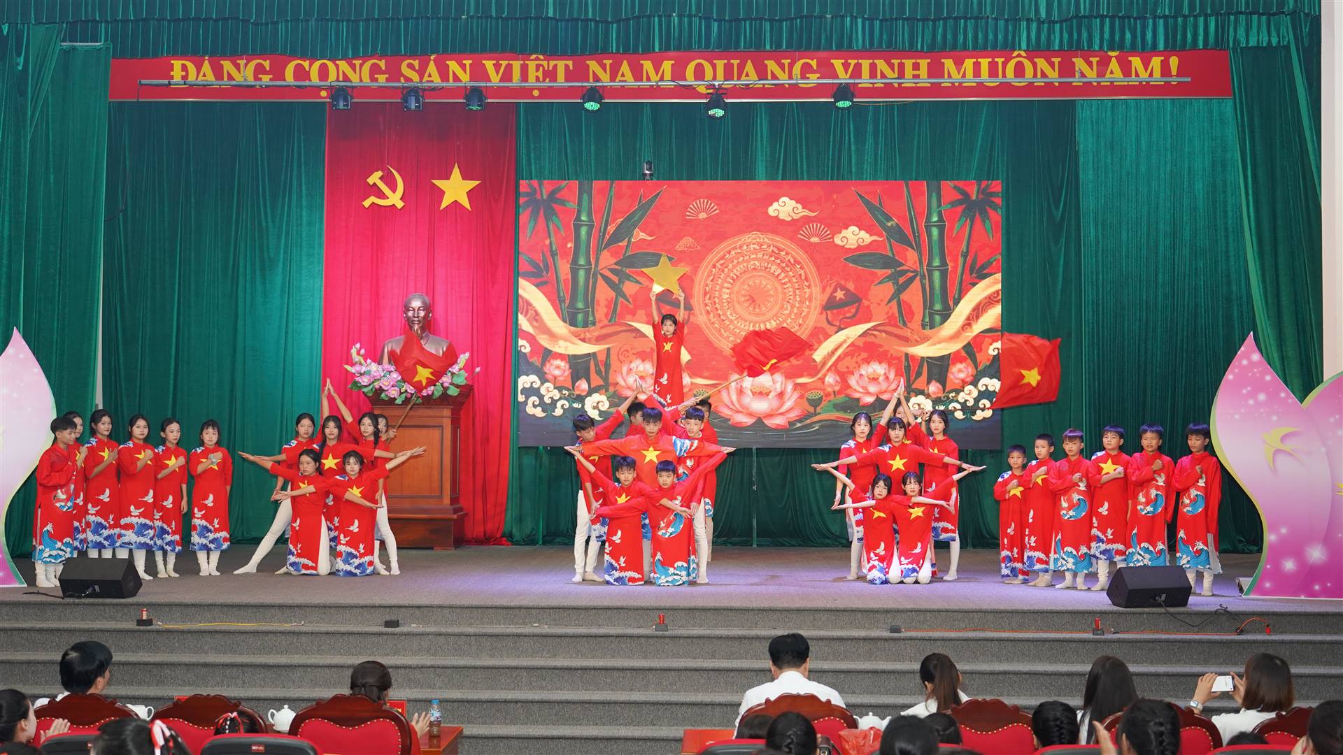 Anh-tin-bai