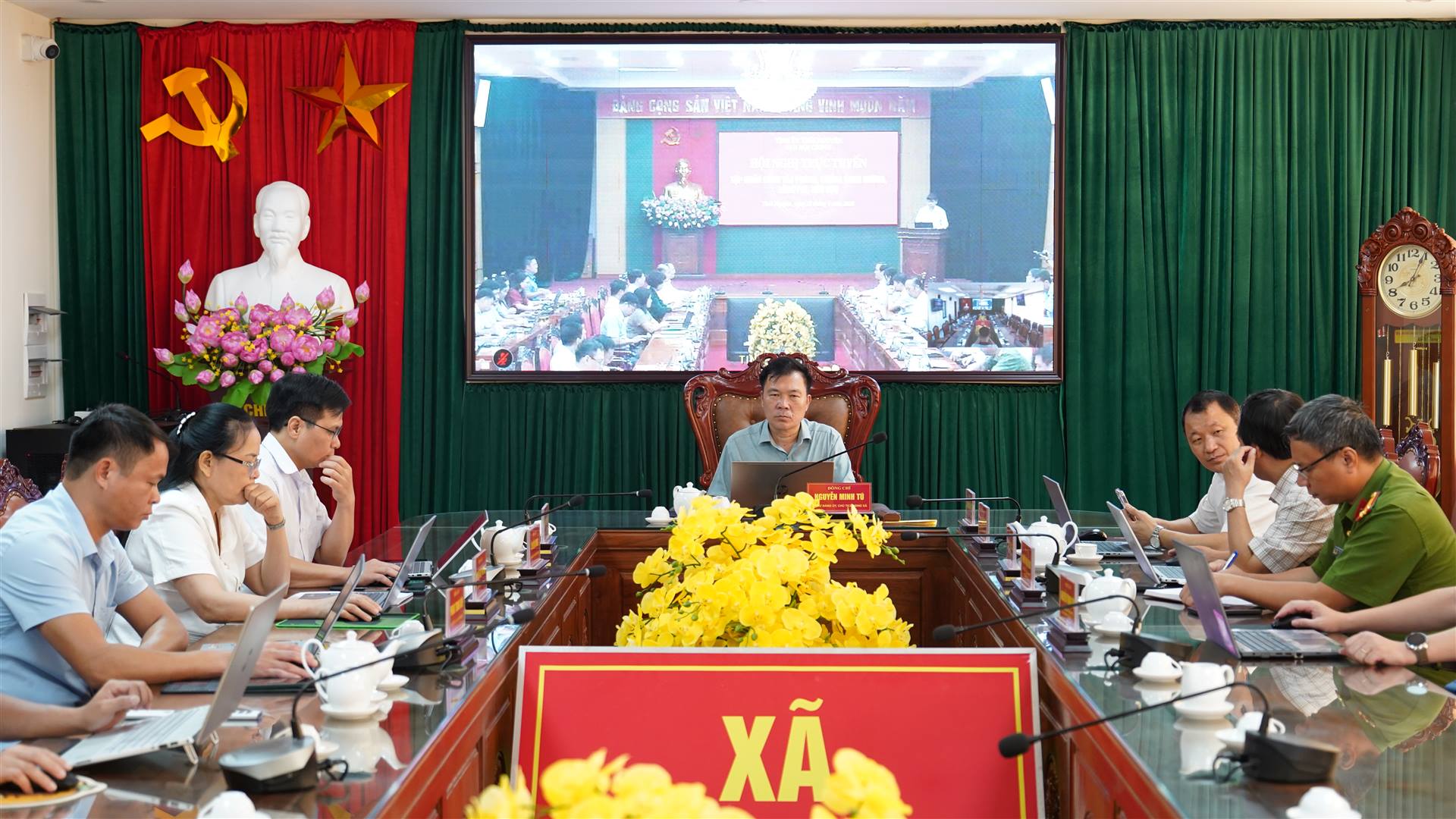 Anh-tin-bai