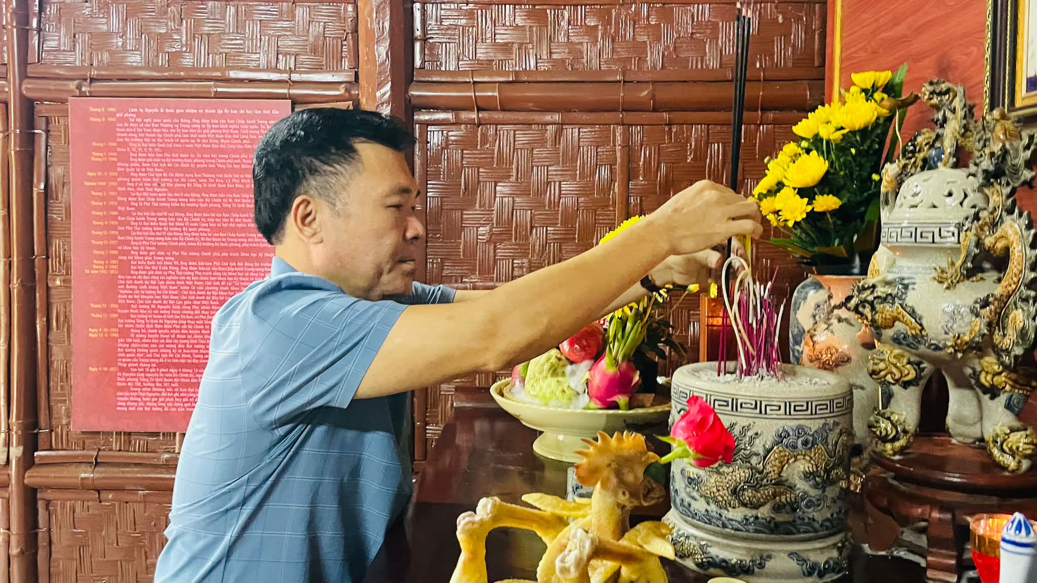 Anh-tin-bai