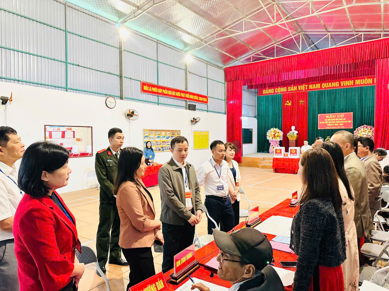 XÃ TRUNG HỘI CÓ HƠN 9.900 CỬ TRI THAM GIA BẦU CỬ