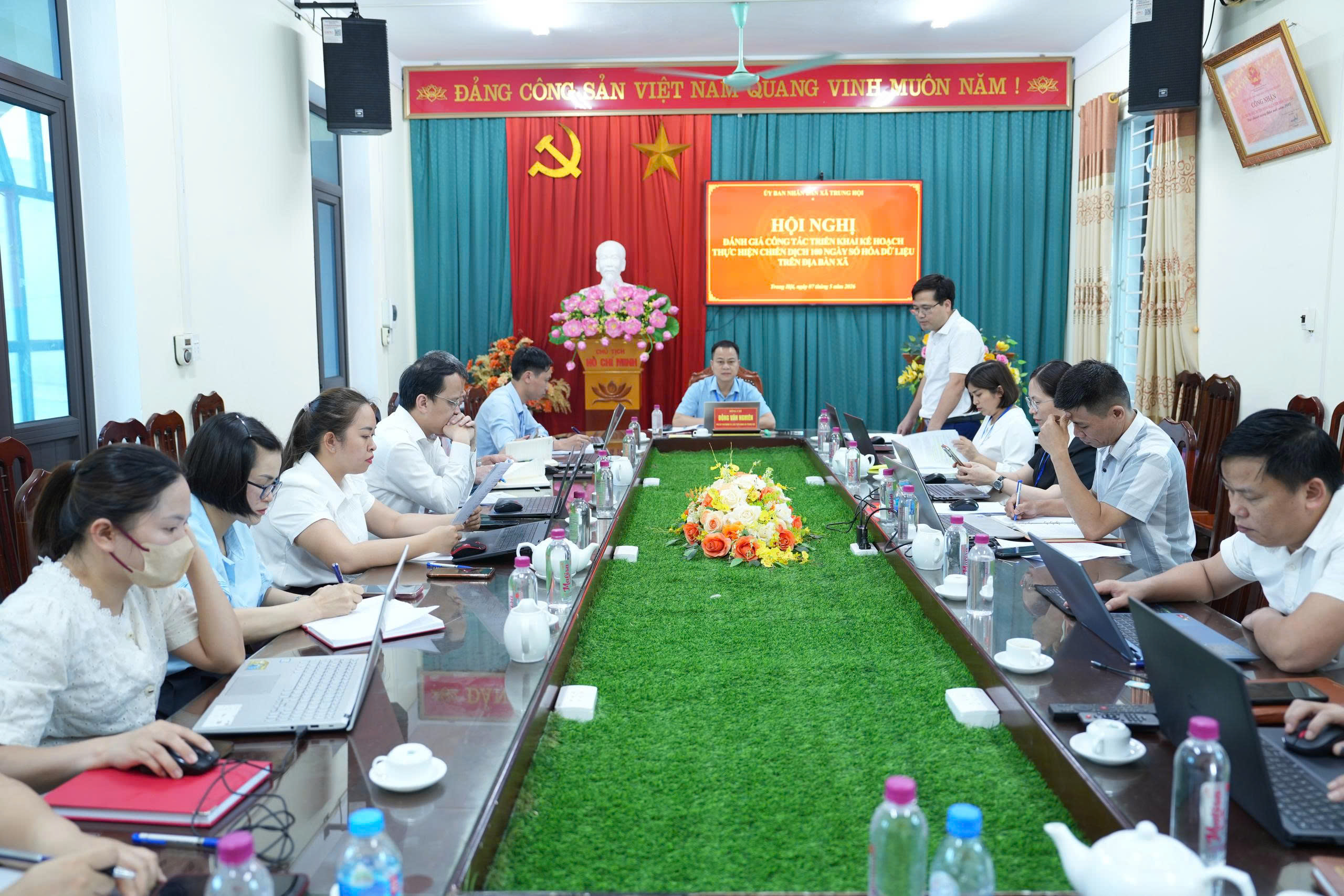 Anh-tin-bai