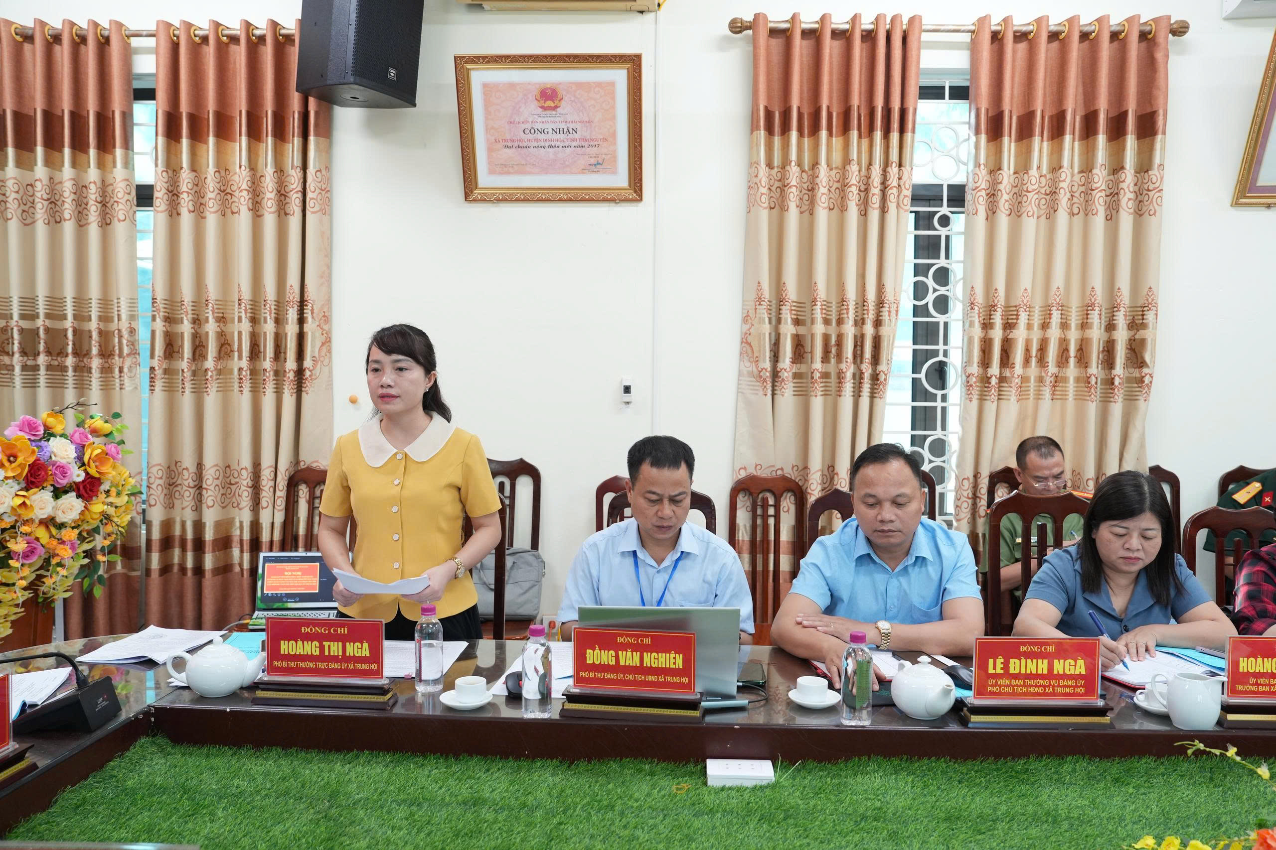 Anh-tin-bai