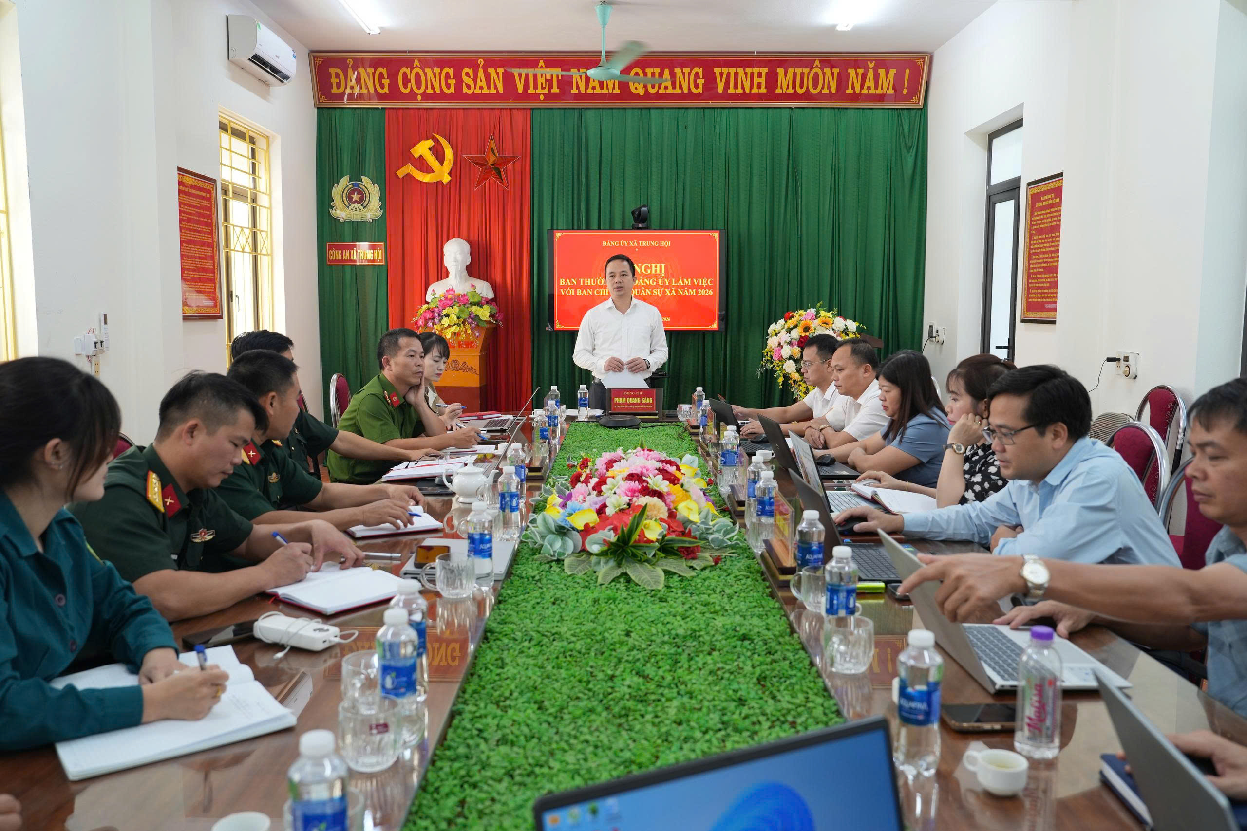 Anh-tin-bai