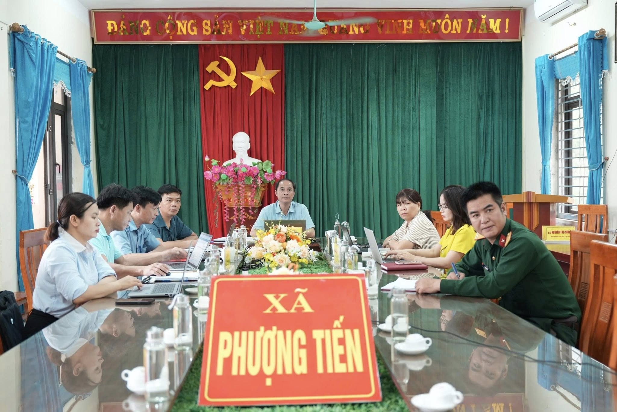 HỘI NGHỊ TRỰC TUYẾN ĐÁNH GIÁ VIỆC THỰC HIỆN CHÍNH QUYỀN ĐỊA PHƯƠNG 2 CẤP