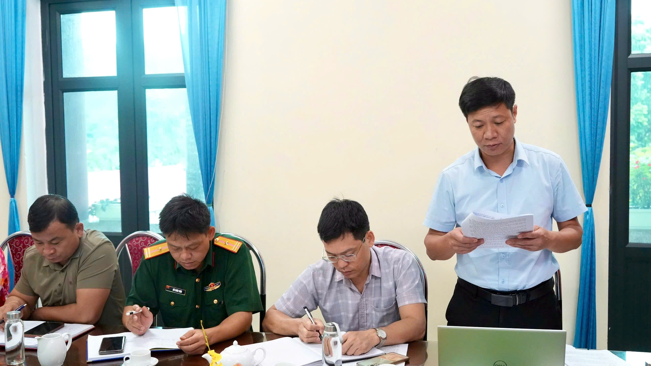 Anh-tin-bai