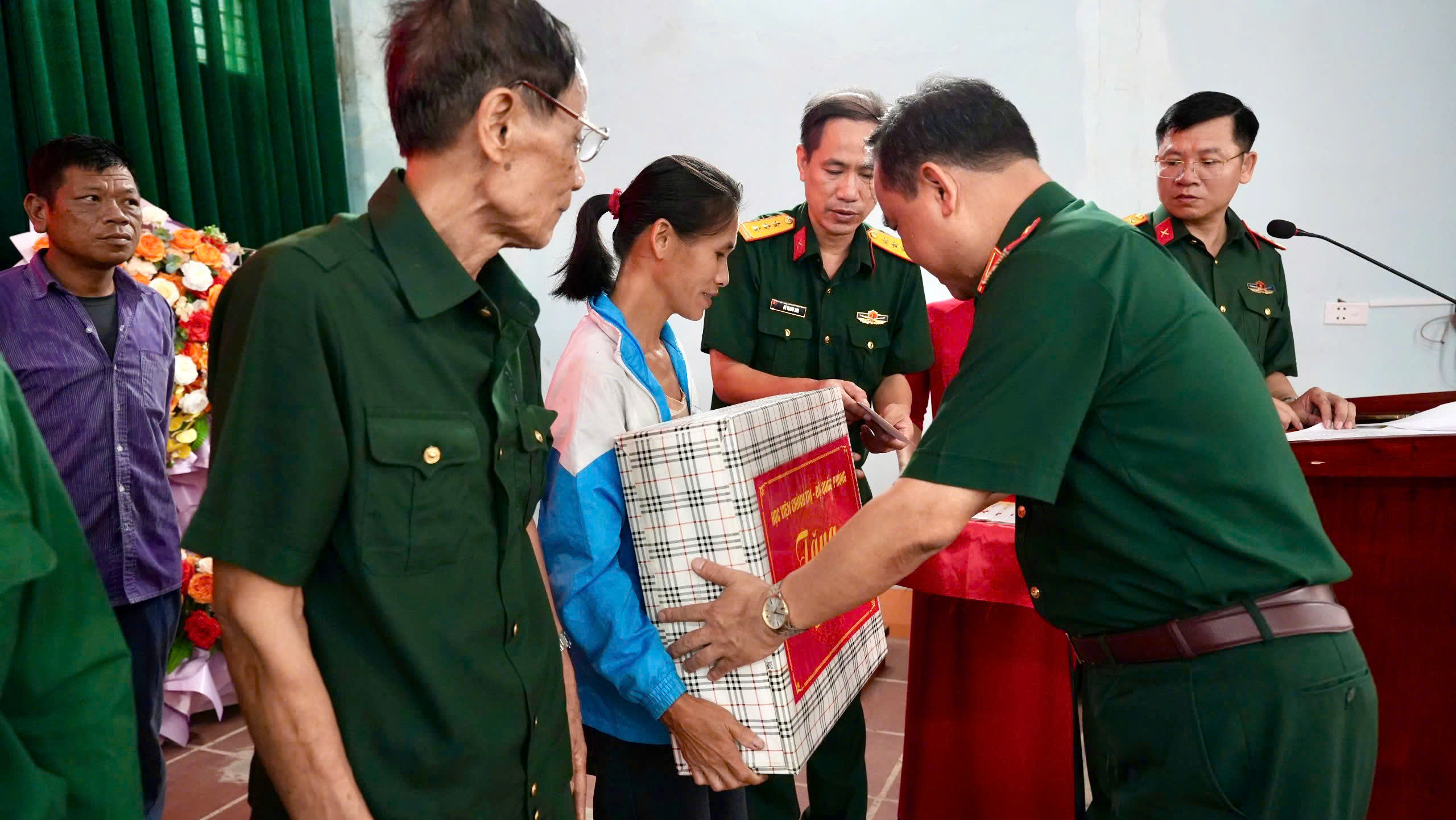 Anh-tin-bai